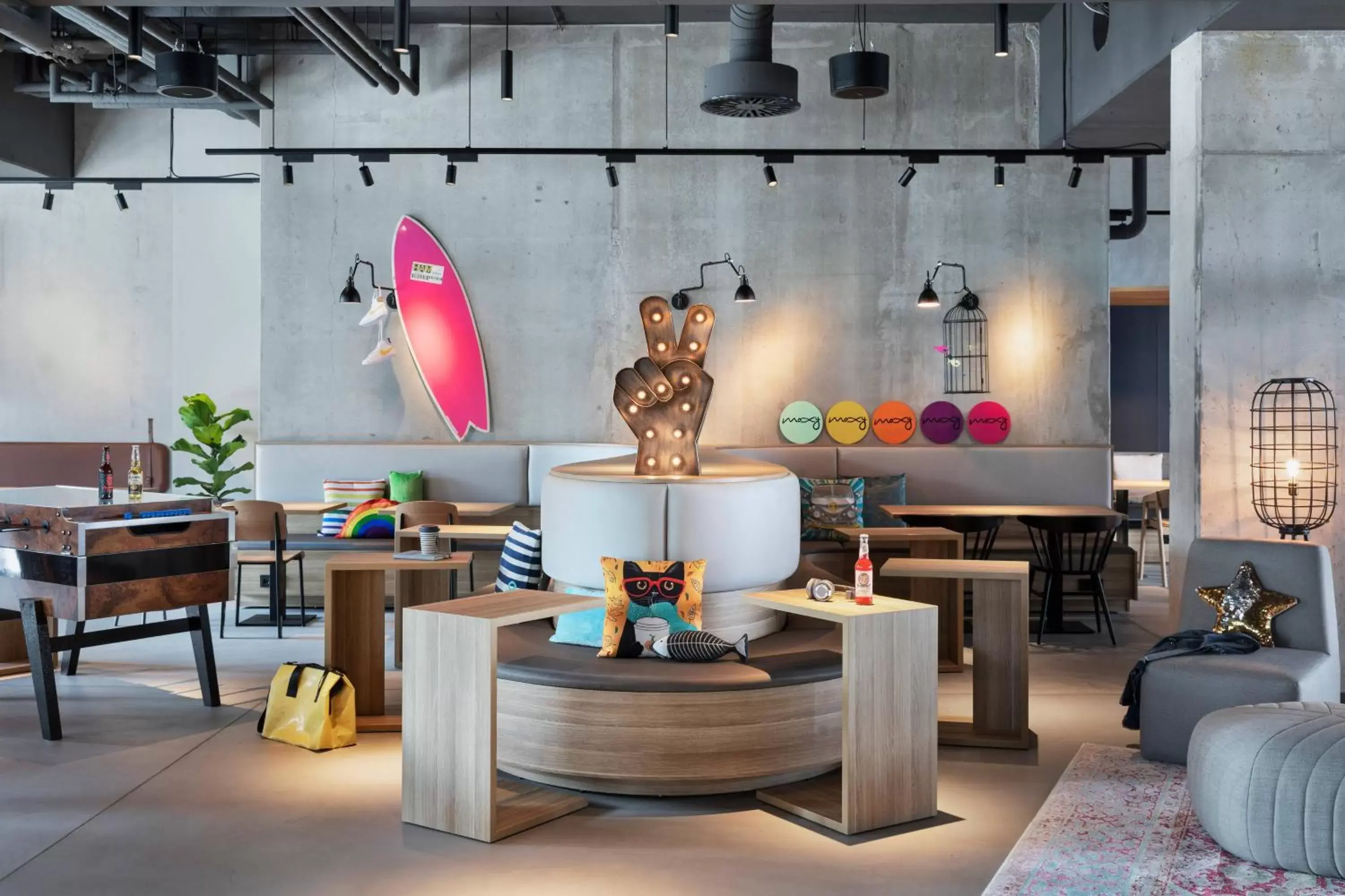 Living room, Restaurant/Places to Eat in Moxy Hamburg City