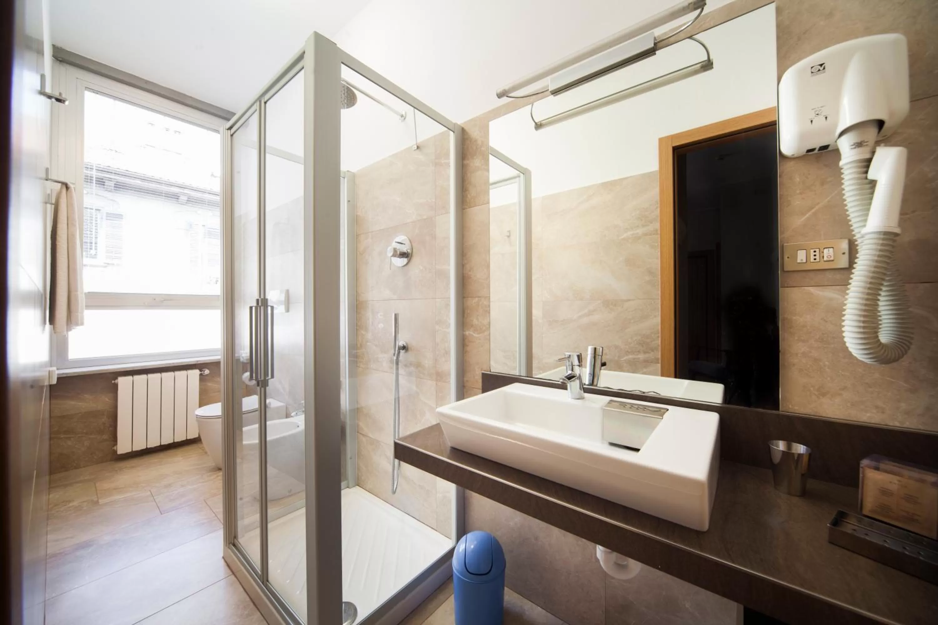 Shower in Residence Star