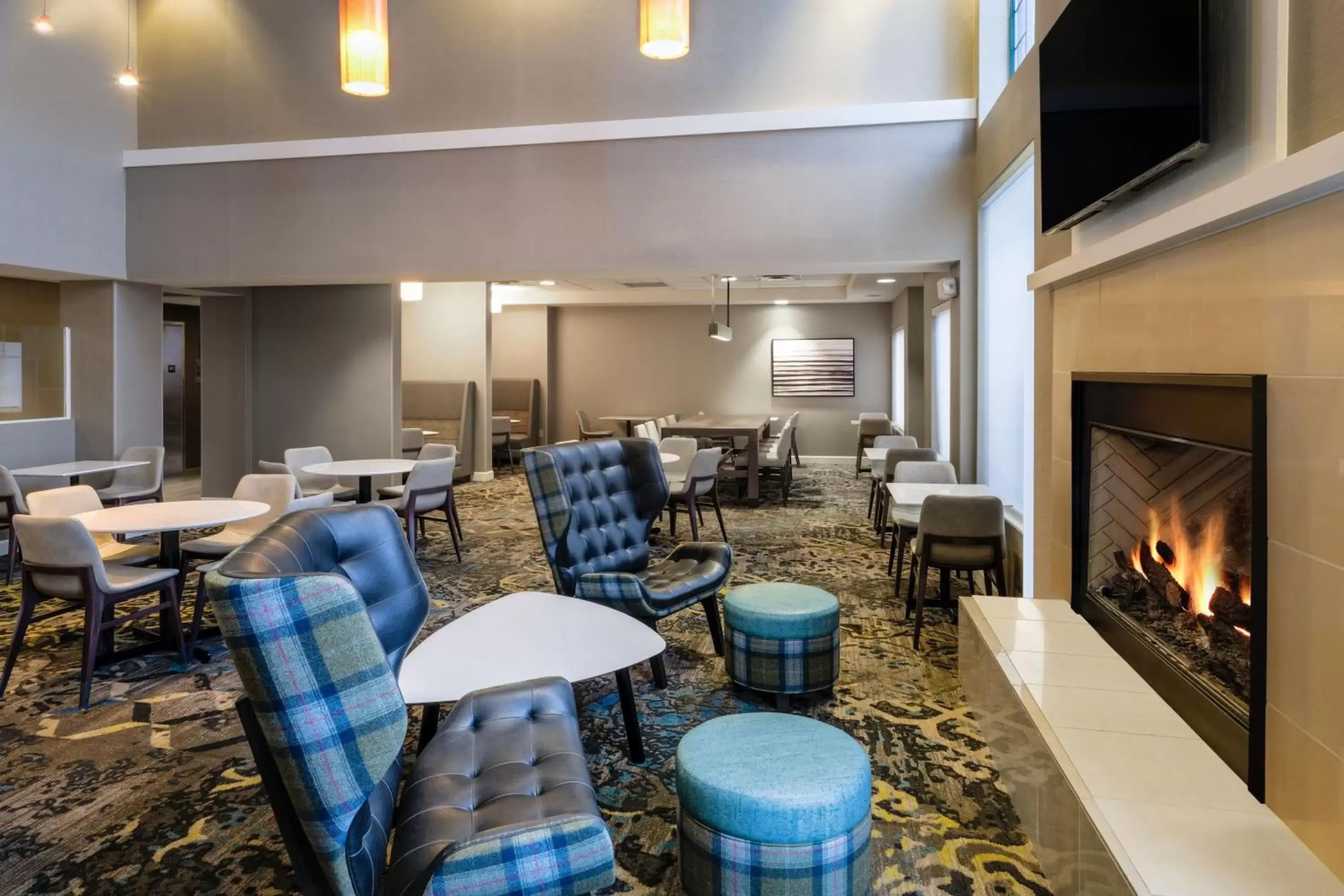 Lobby or reception, Lounge/Bar in Residence Inn by Marriott Chicago Oak Brook