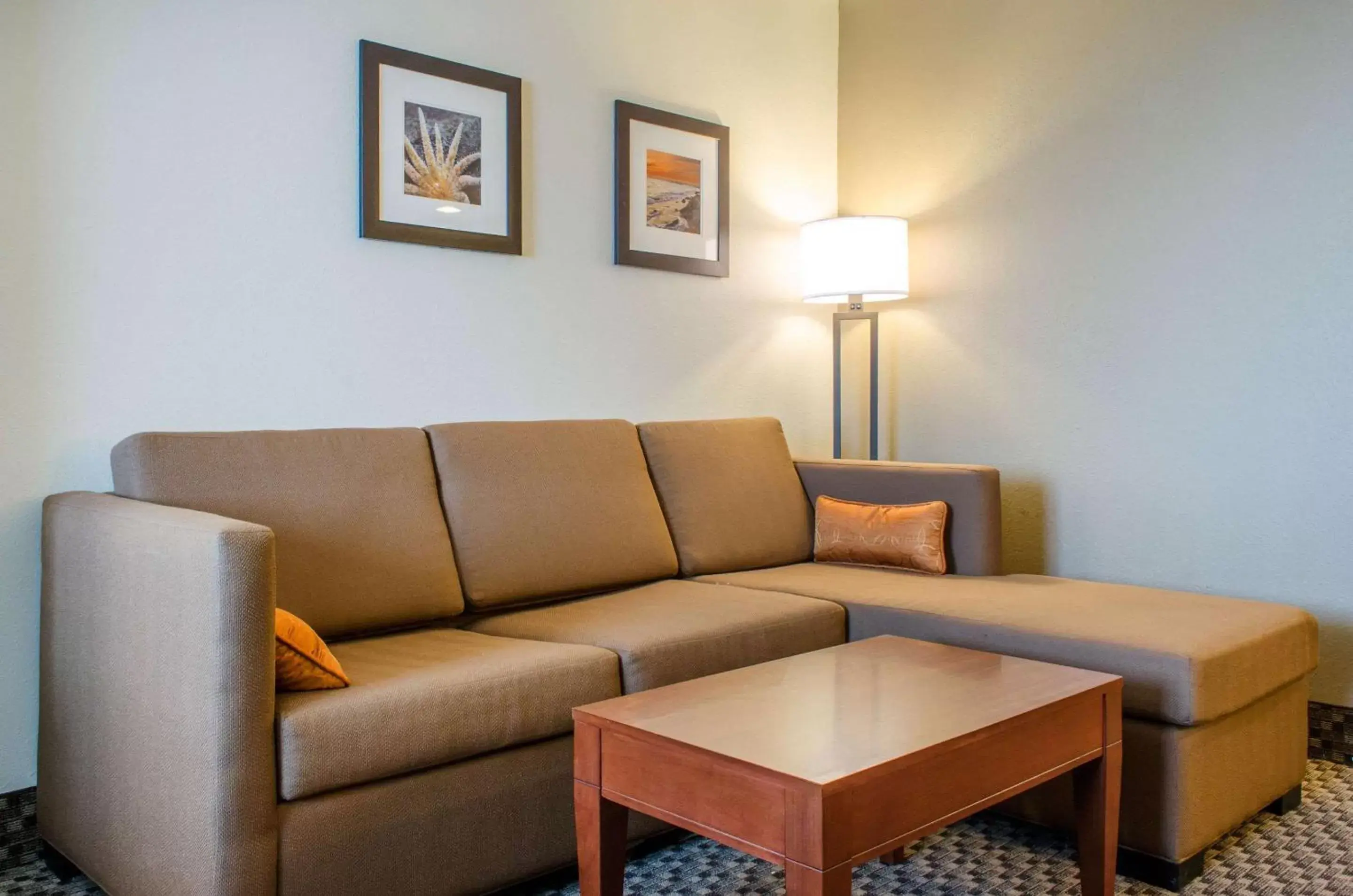 Photo of the whole room, Seating Area in Comfort Inn & Suites Biloxi D'Iberville