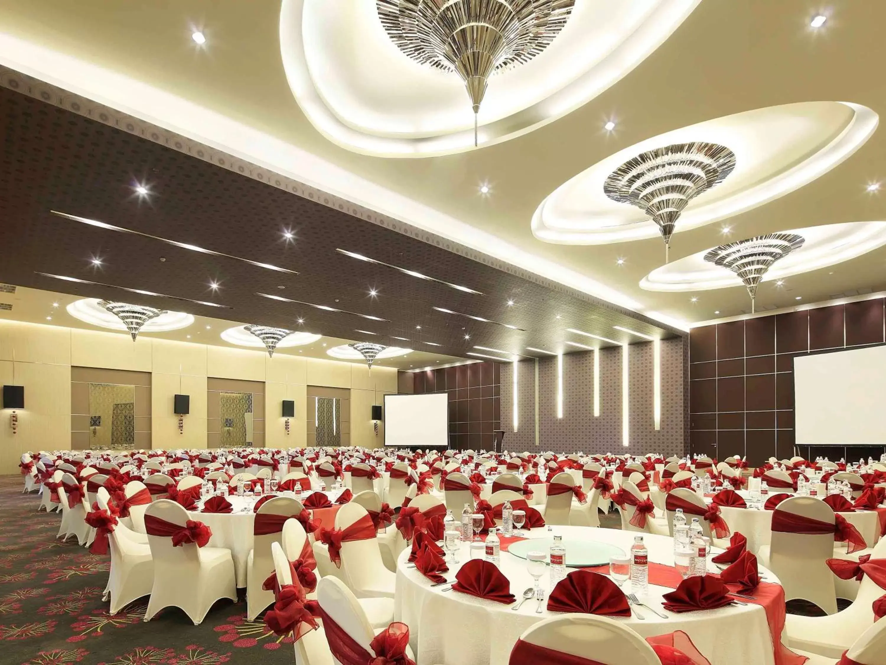 On site, Banquet Facilities in Mercure Padang