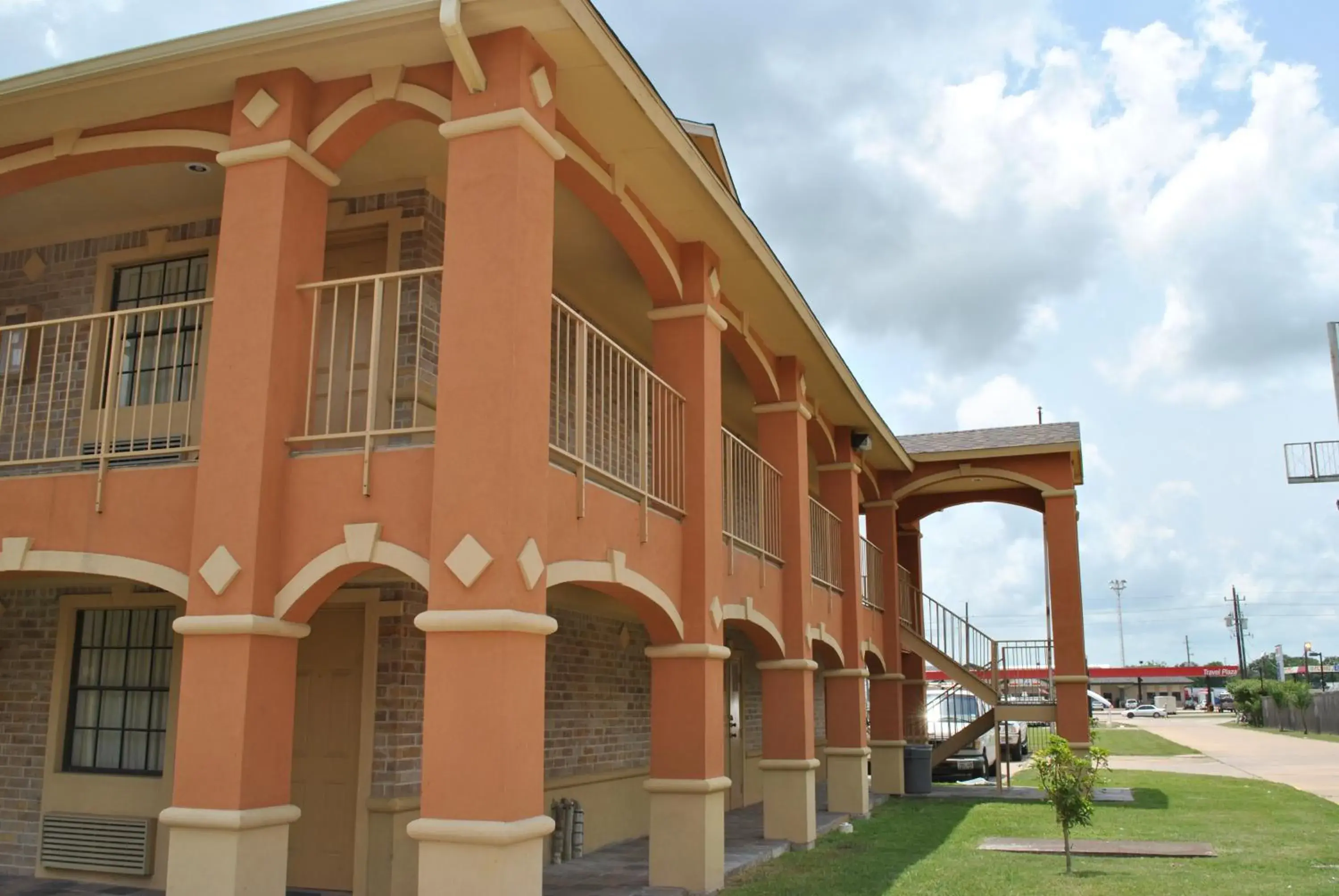 Facade/entrance, Property Building in Executive Inn Brookshire