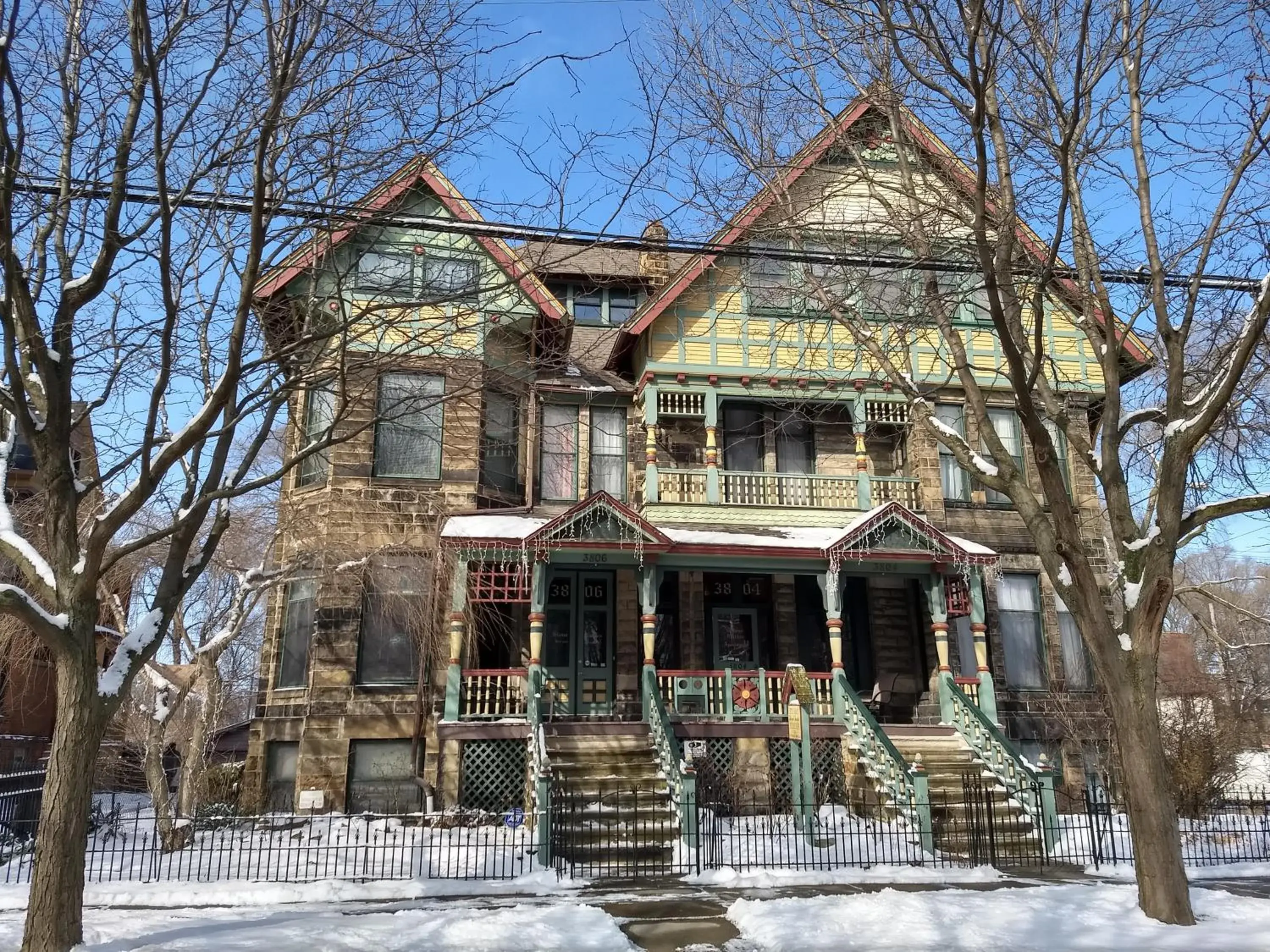 Property building, Winter in Stone Gables Inn