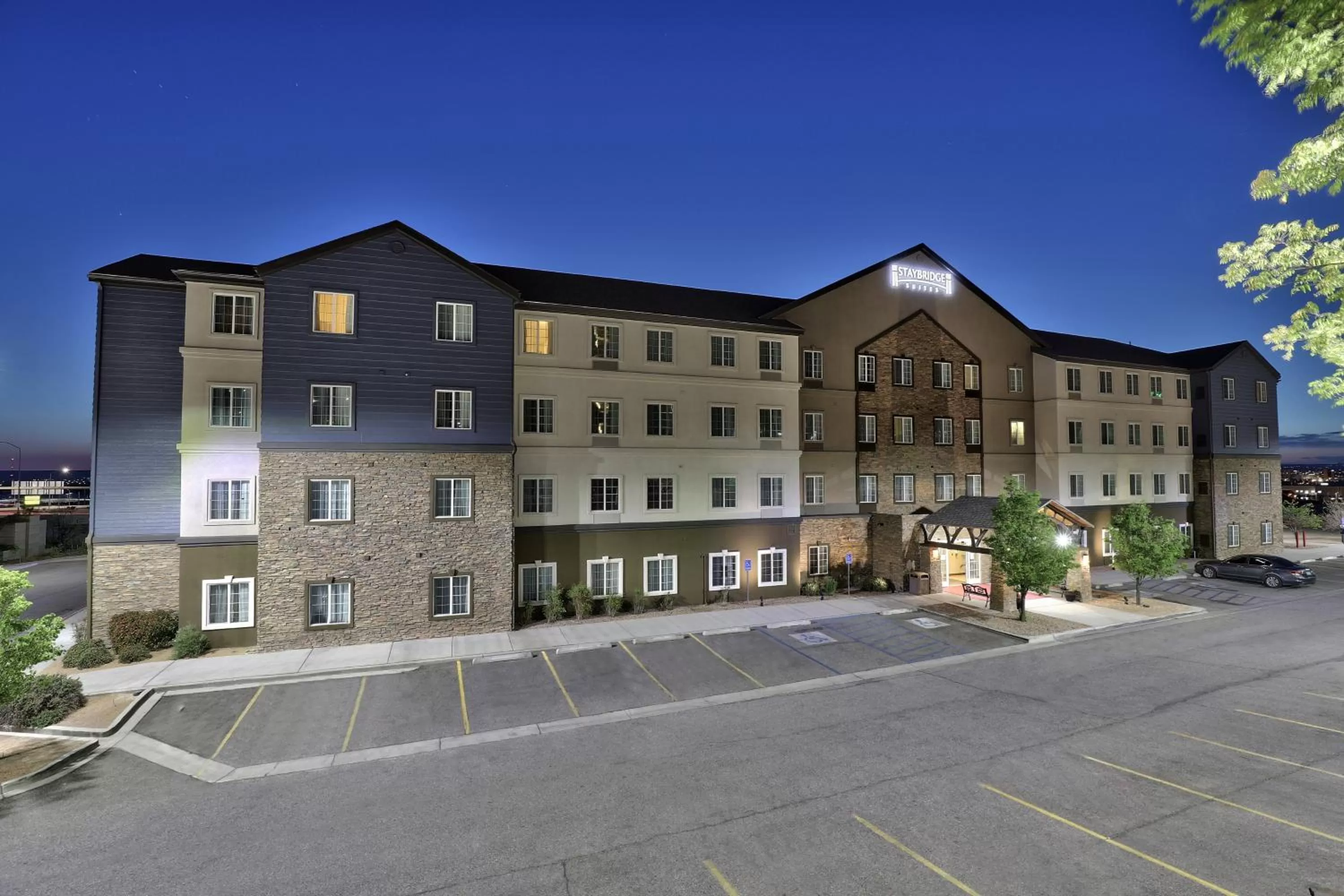 Property building in Staybridge Suites - Albuquerque Airport by IHG
