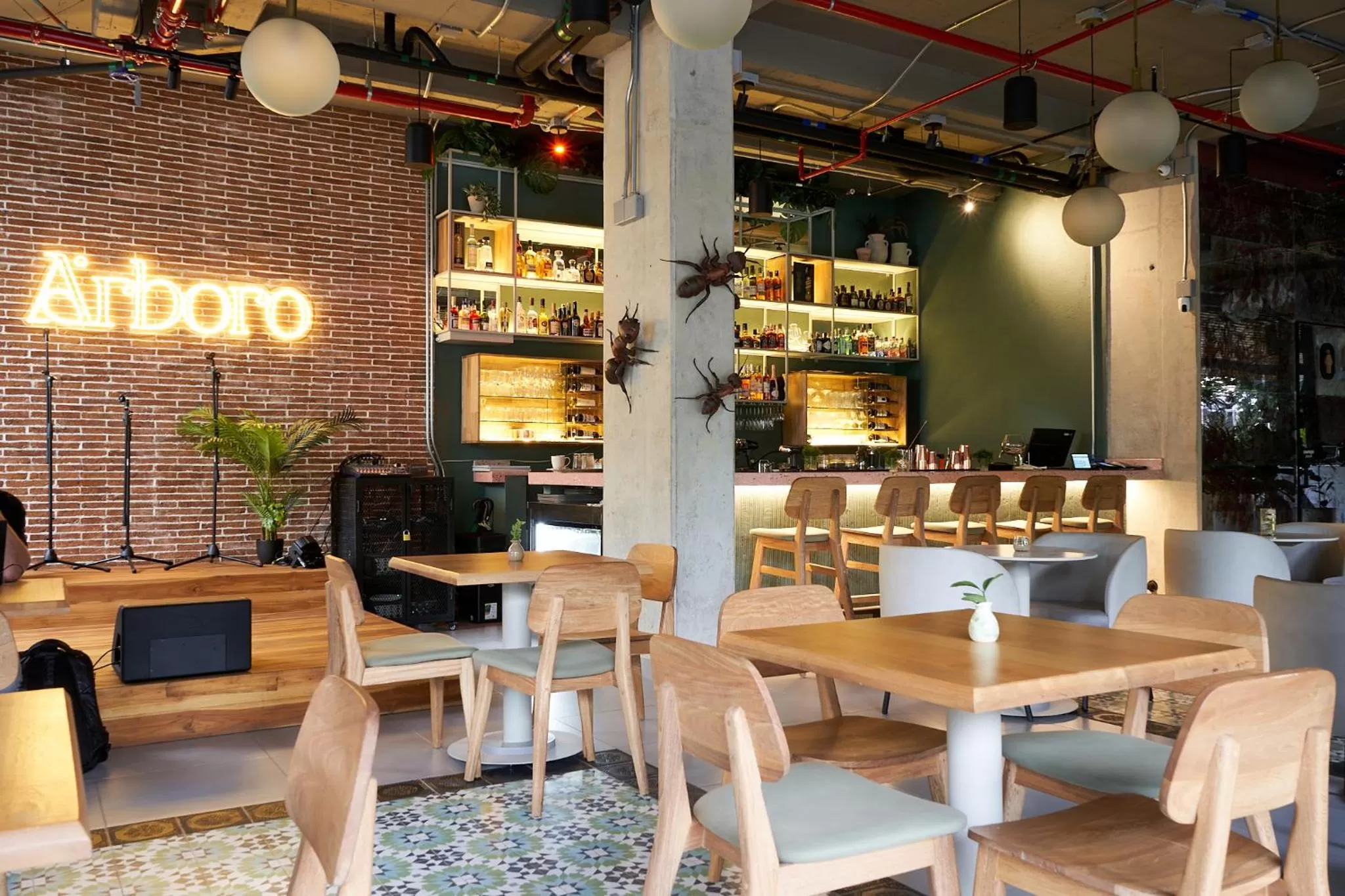 Lounge or bar in Eutopiq Hotel