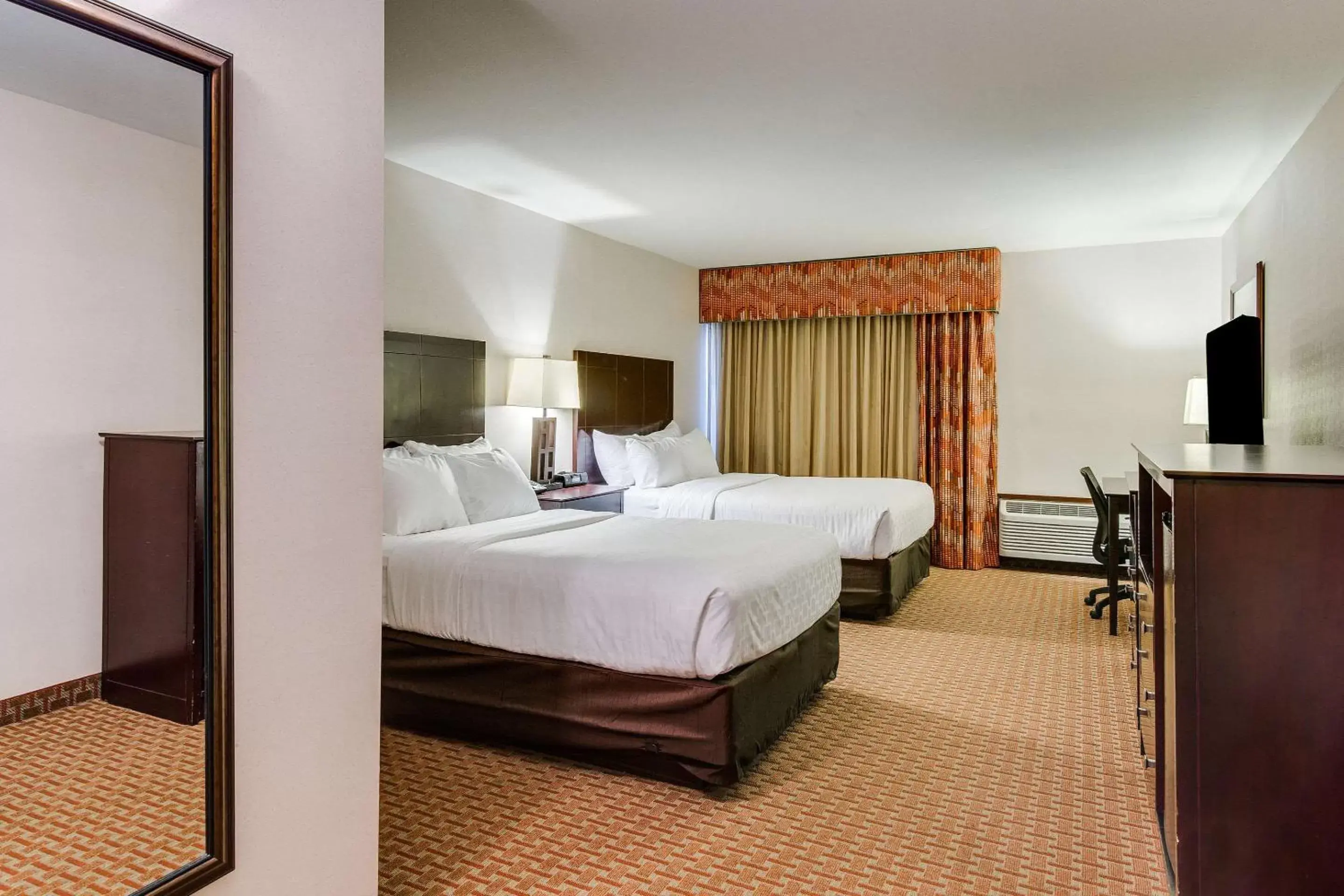 Photo of the whole room, Bed in Clarion Hotel Convention Center Photo of the whole room, Bed in Clarion Hotel Convention Center