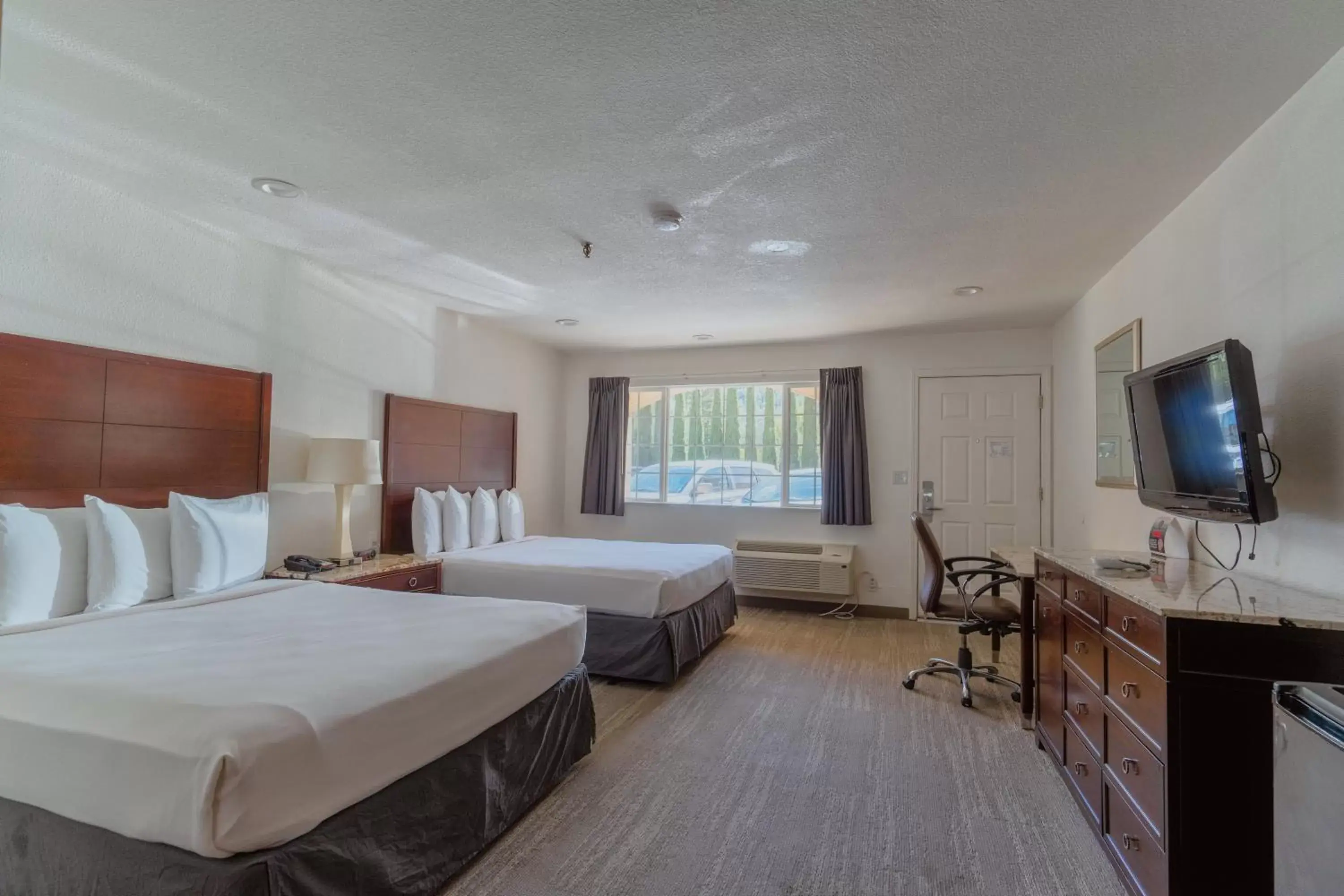 Bed in The Yosemite Inn Bed in The Yosemite Inn