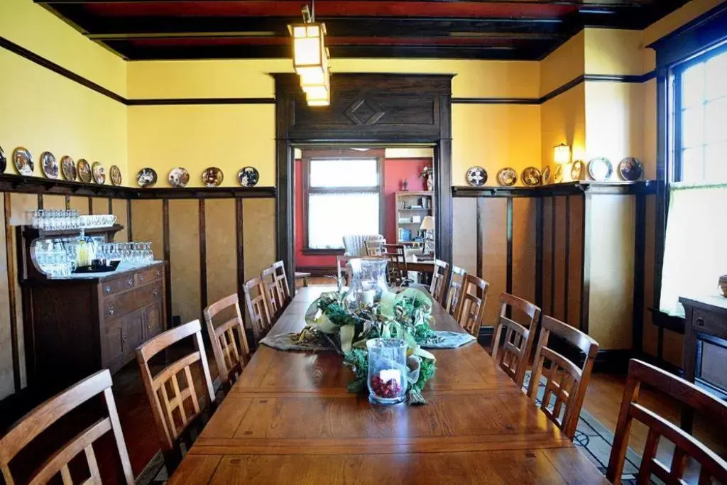 Dining area, Restaurant/Places to Eat in Iron Horse Inn