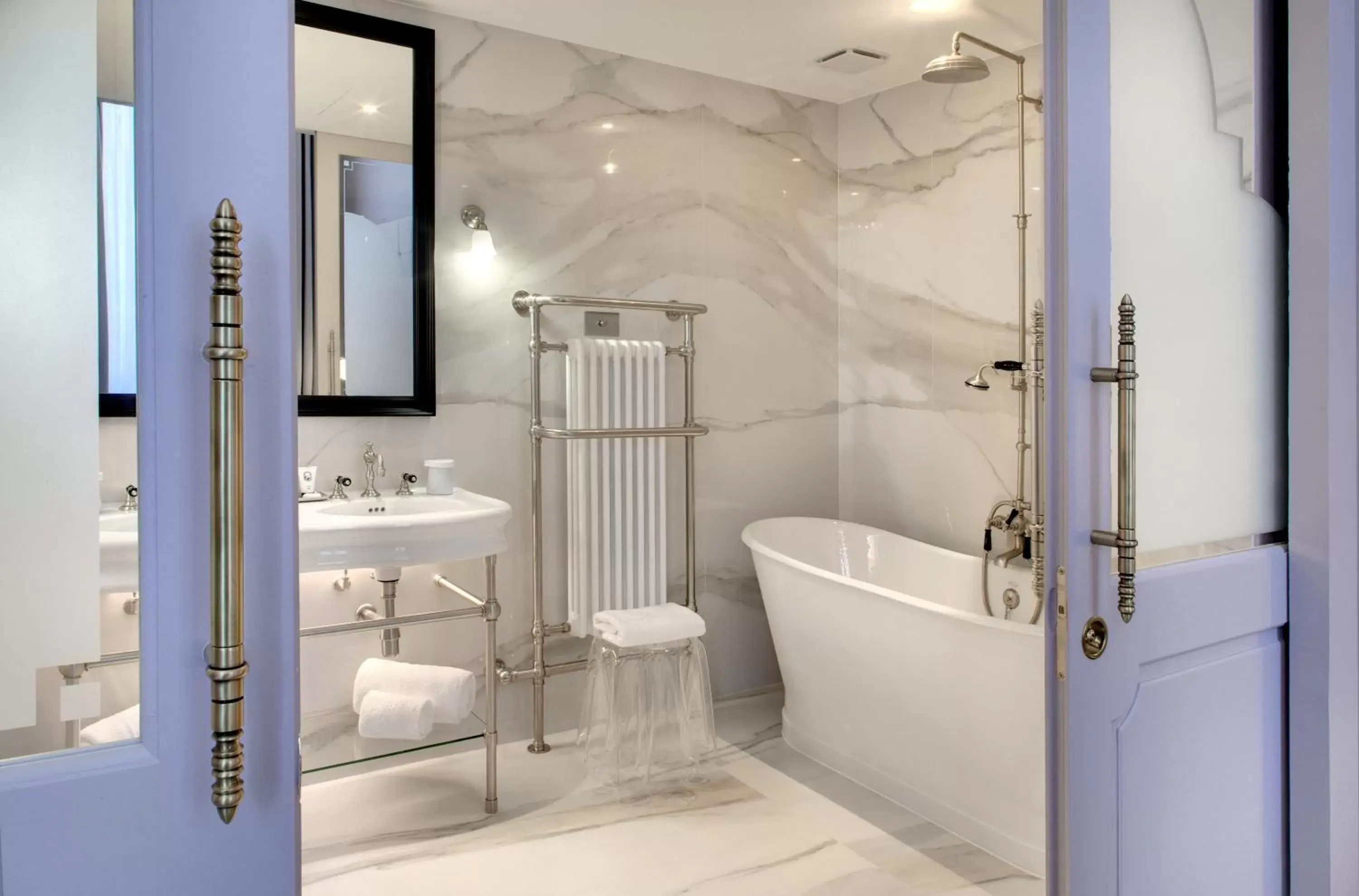 Bathroom in Hôtel Richer De Belleval