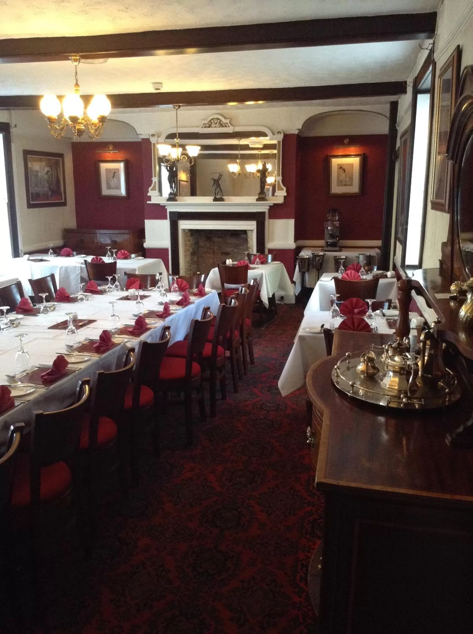 Restaurant/places to eat in The Crown Hotel