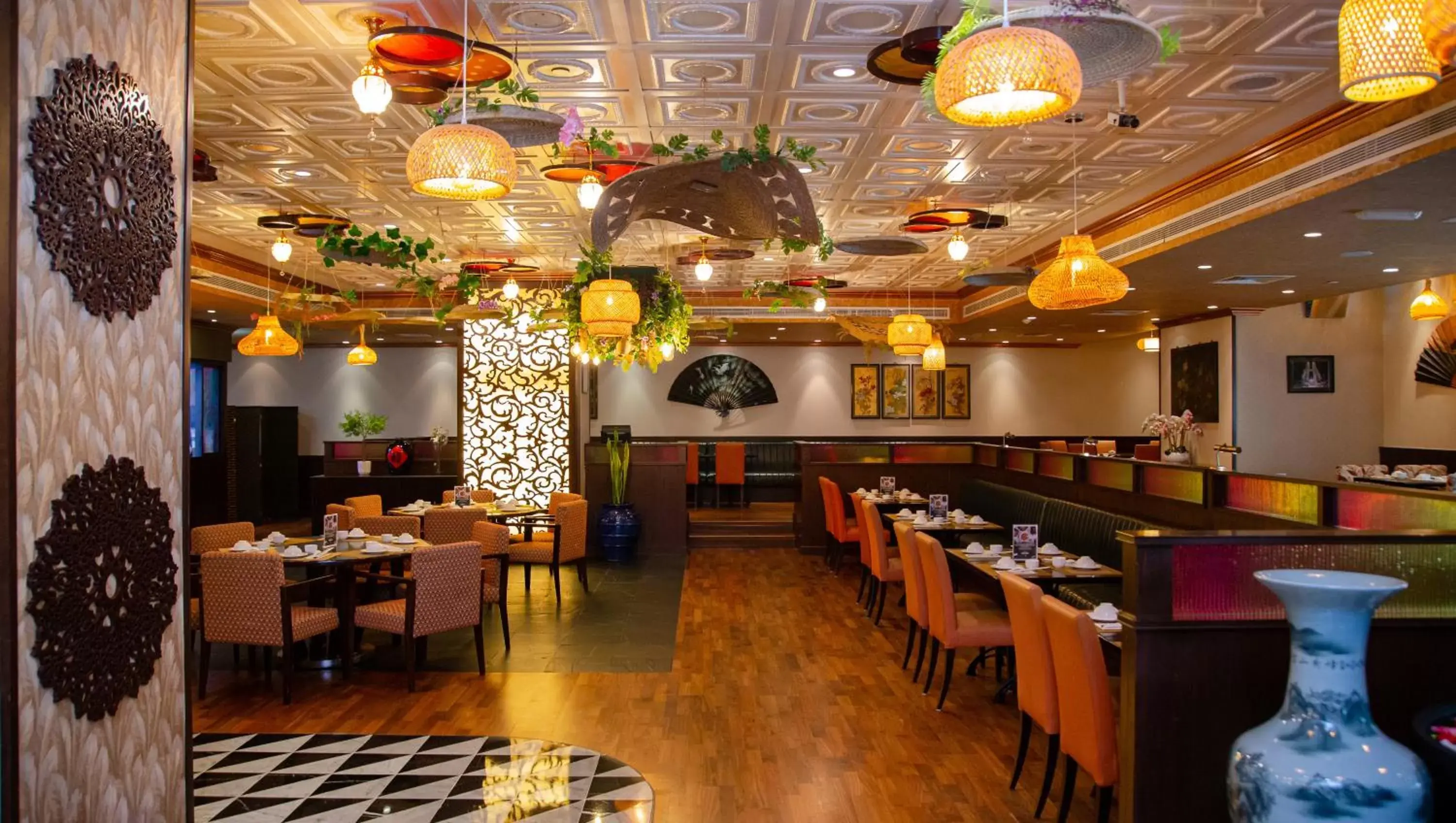 Restaurant/Places to Eat in Park Regis Kris Kin Hotel
