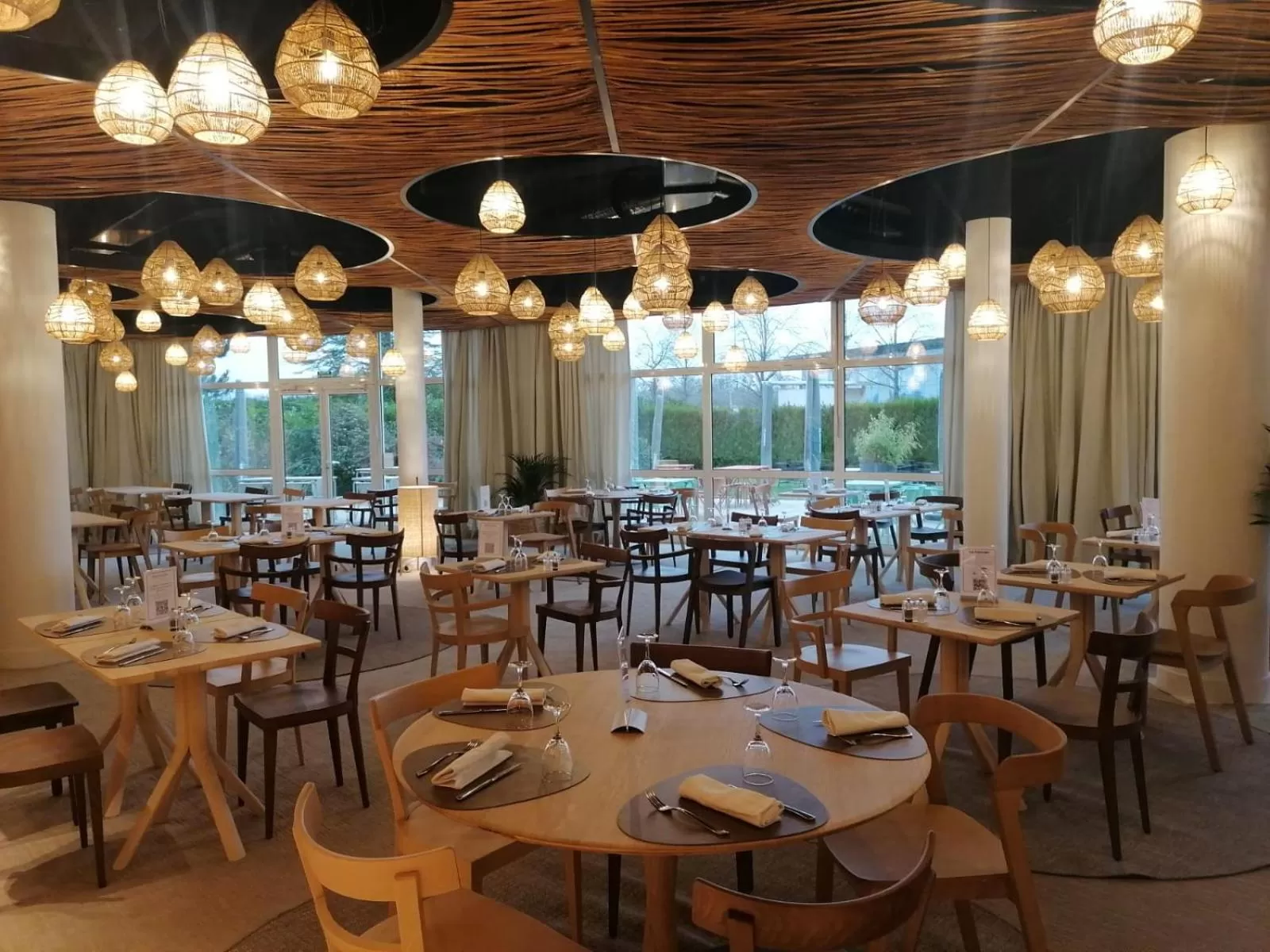 Restaurant/places to eat in Mercure Compiègne Sud