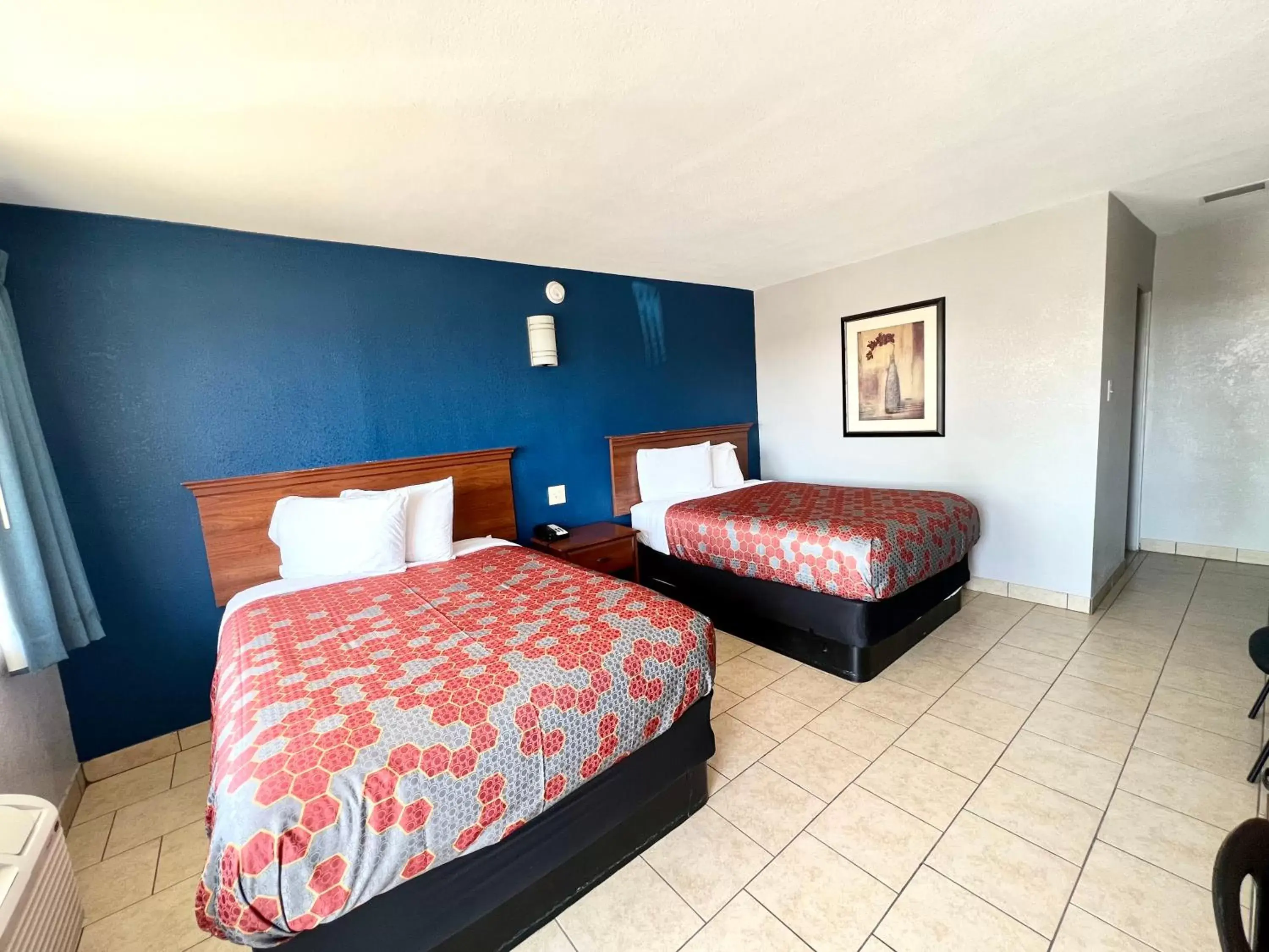 Bed in Budget Inn Bed in Budget Inn