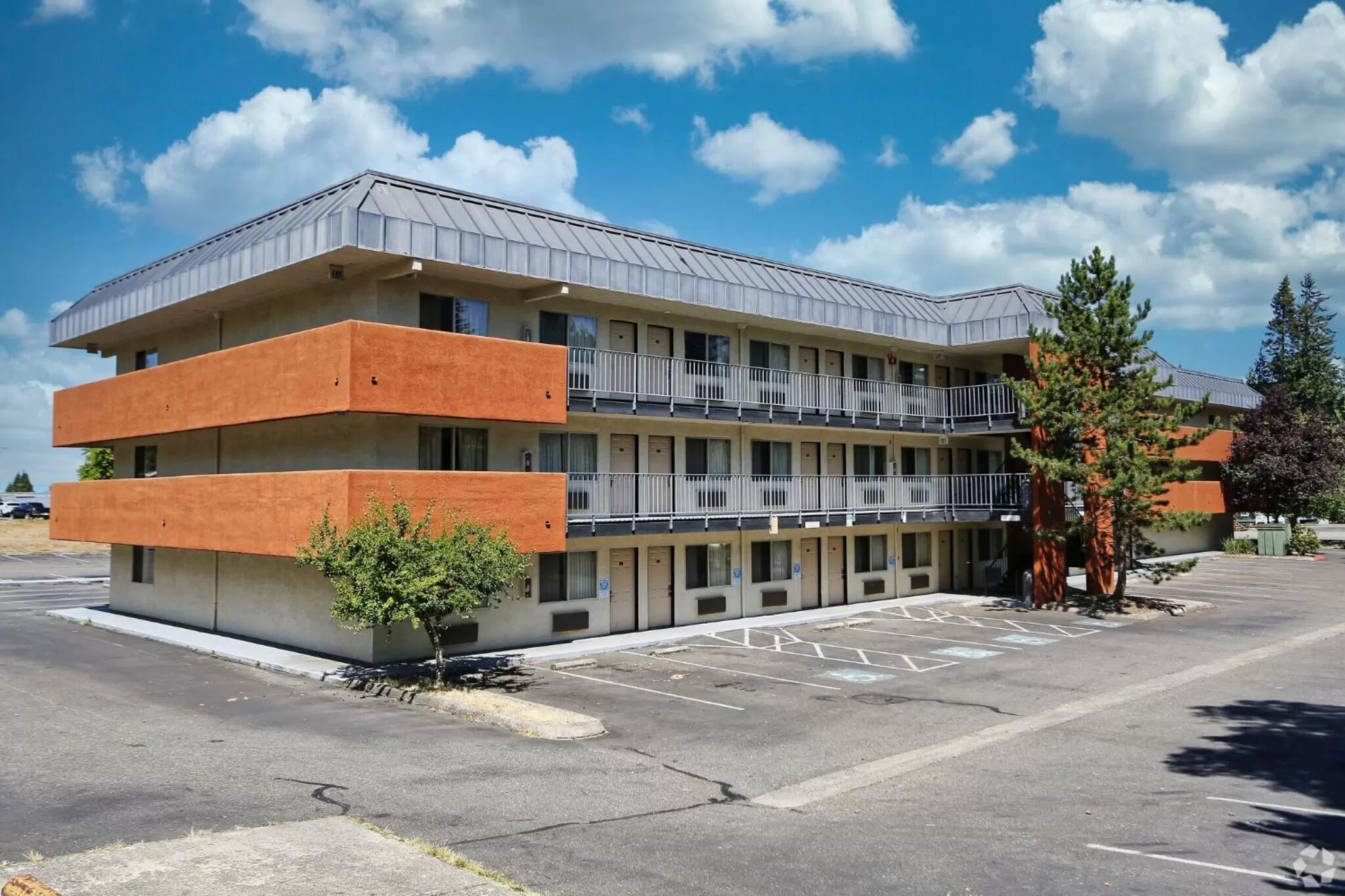 Property building in Olympic Inn & Suites Port Angeles