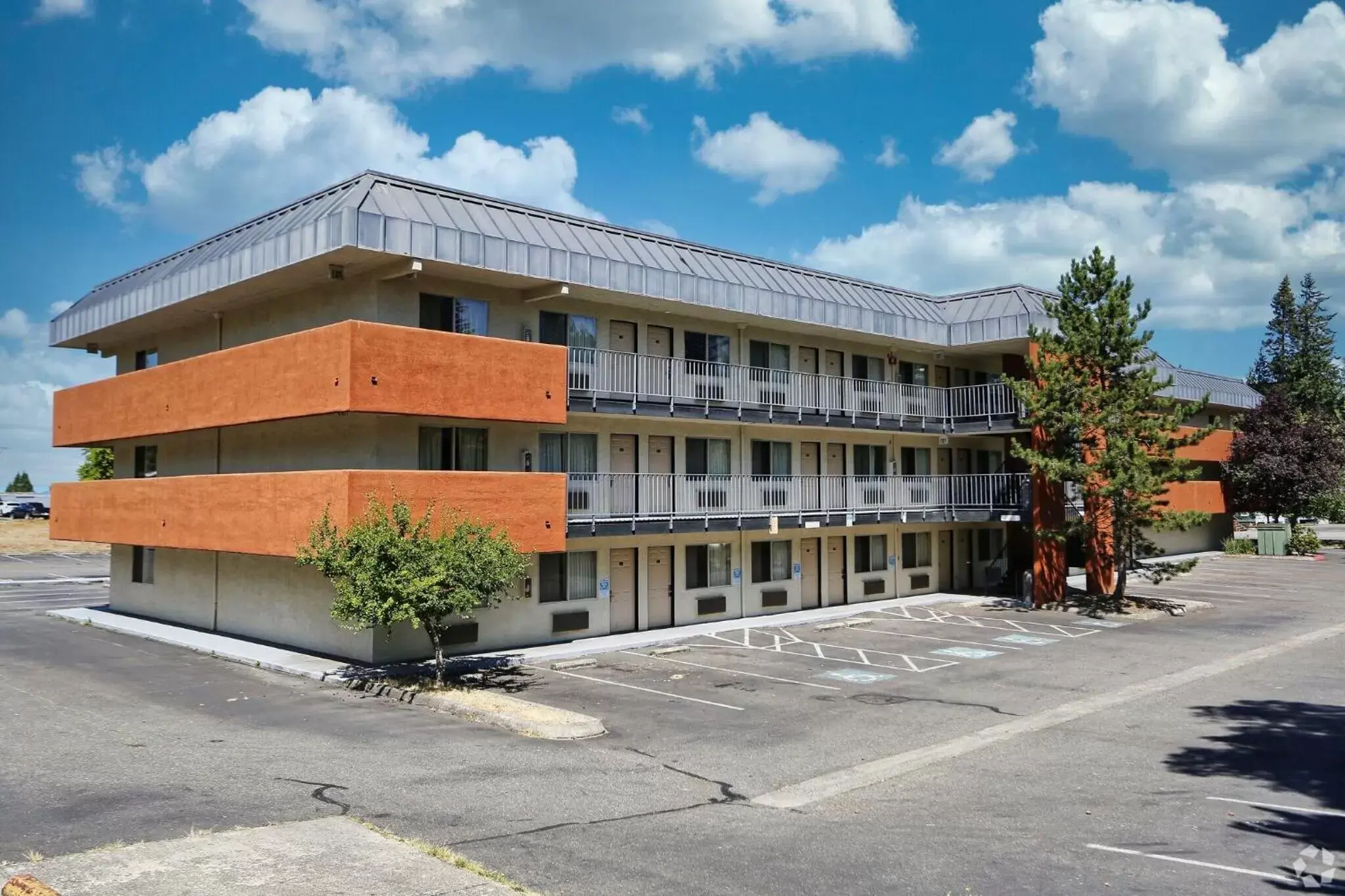 Property Building in Olympic Inn & Suites Port Angeles