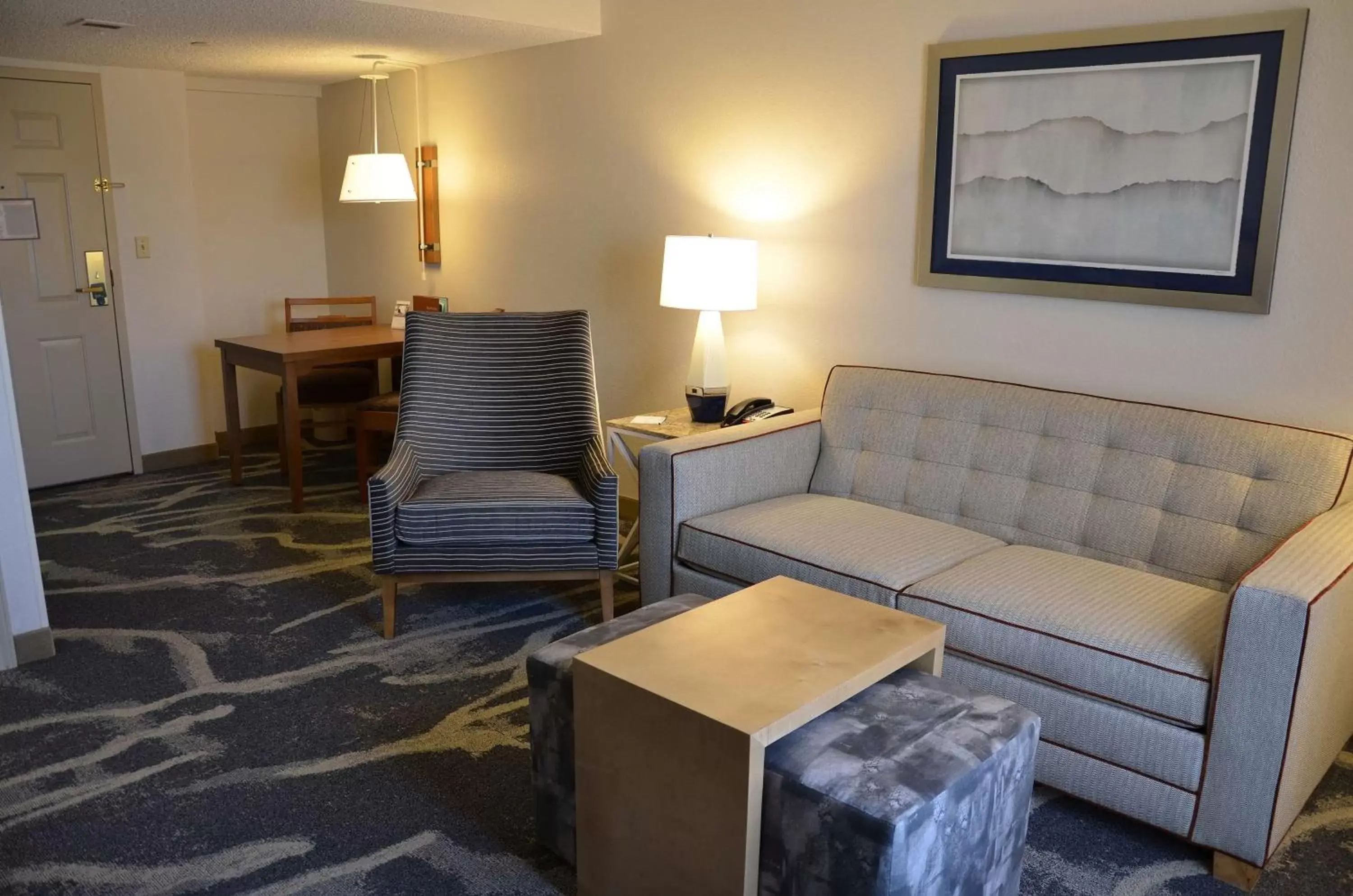 Living room, Seating Area in Homewood Suites by Hilton Phoenix-Biltmore