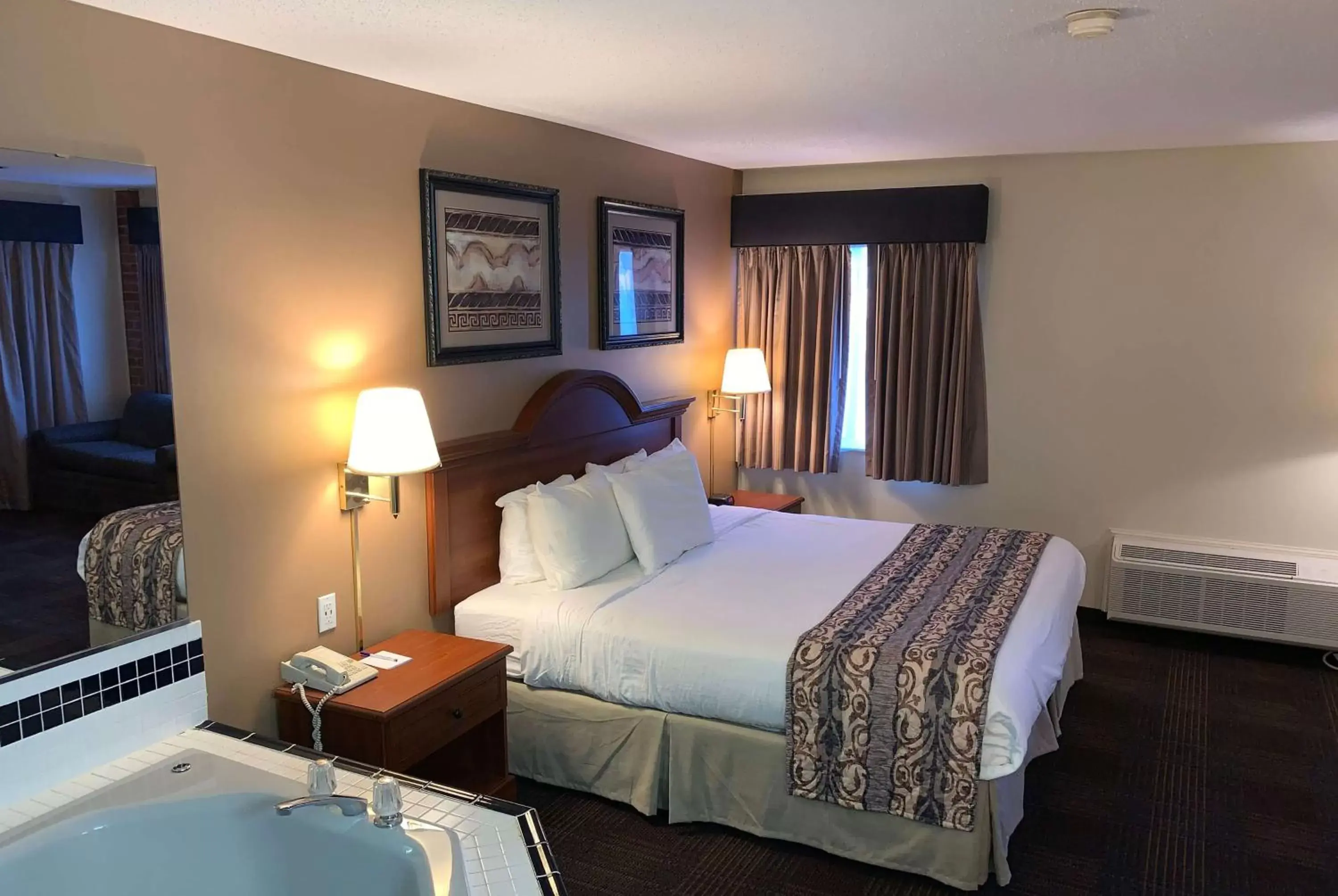 Photo of the whole room, Bed in Baymont by Wyndham LeMars