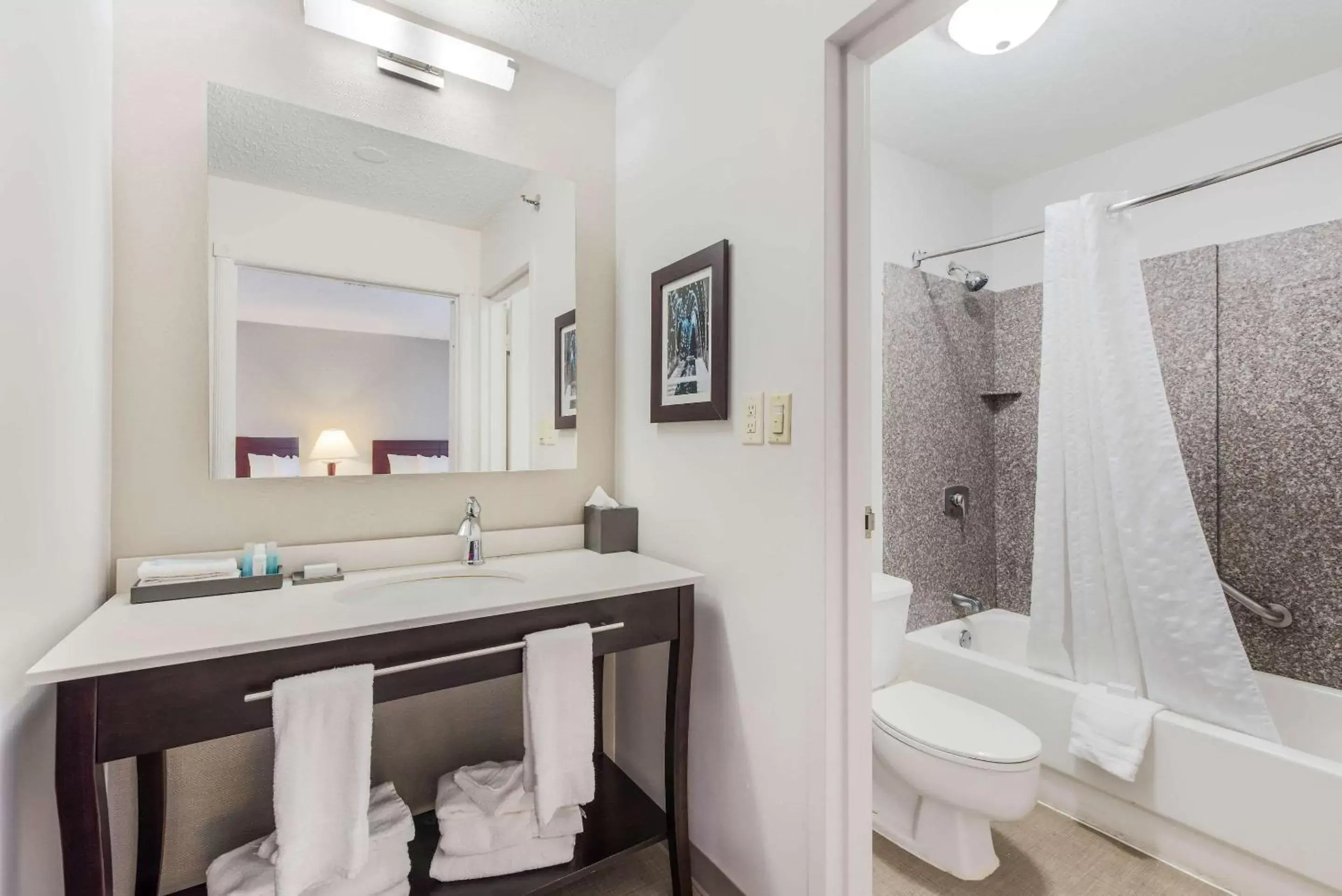 Bathroom in The Blu Hotel Blue Ash Cincinnati, Ascend Hotel Collection