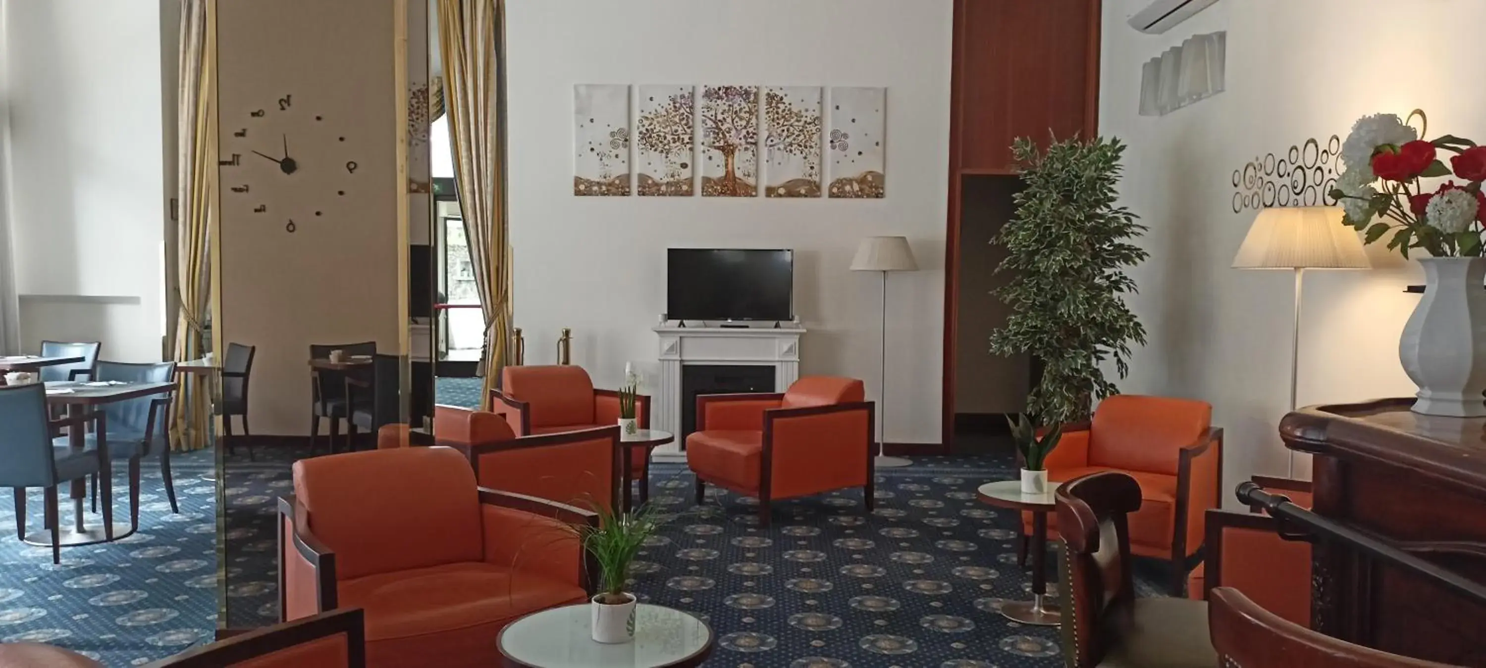 Communal lounge/ TV room, Lounge/Bar in iH Hotels Milano Eur - Trezzano sul Naviglio