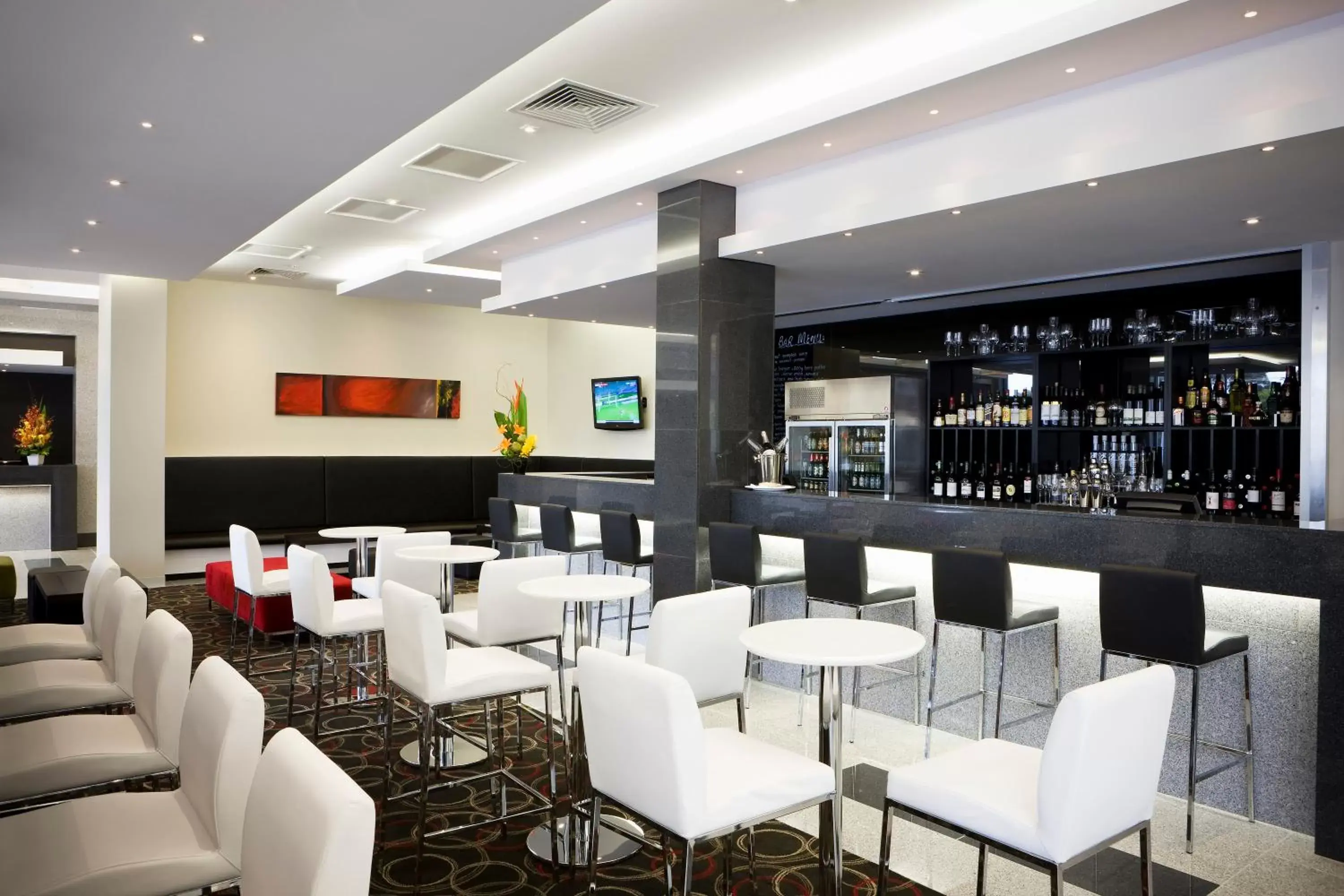 Lounge or bar, Lounge/Bar in Mantra Melbourne Airport