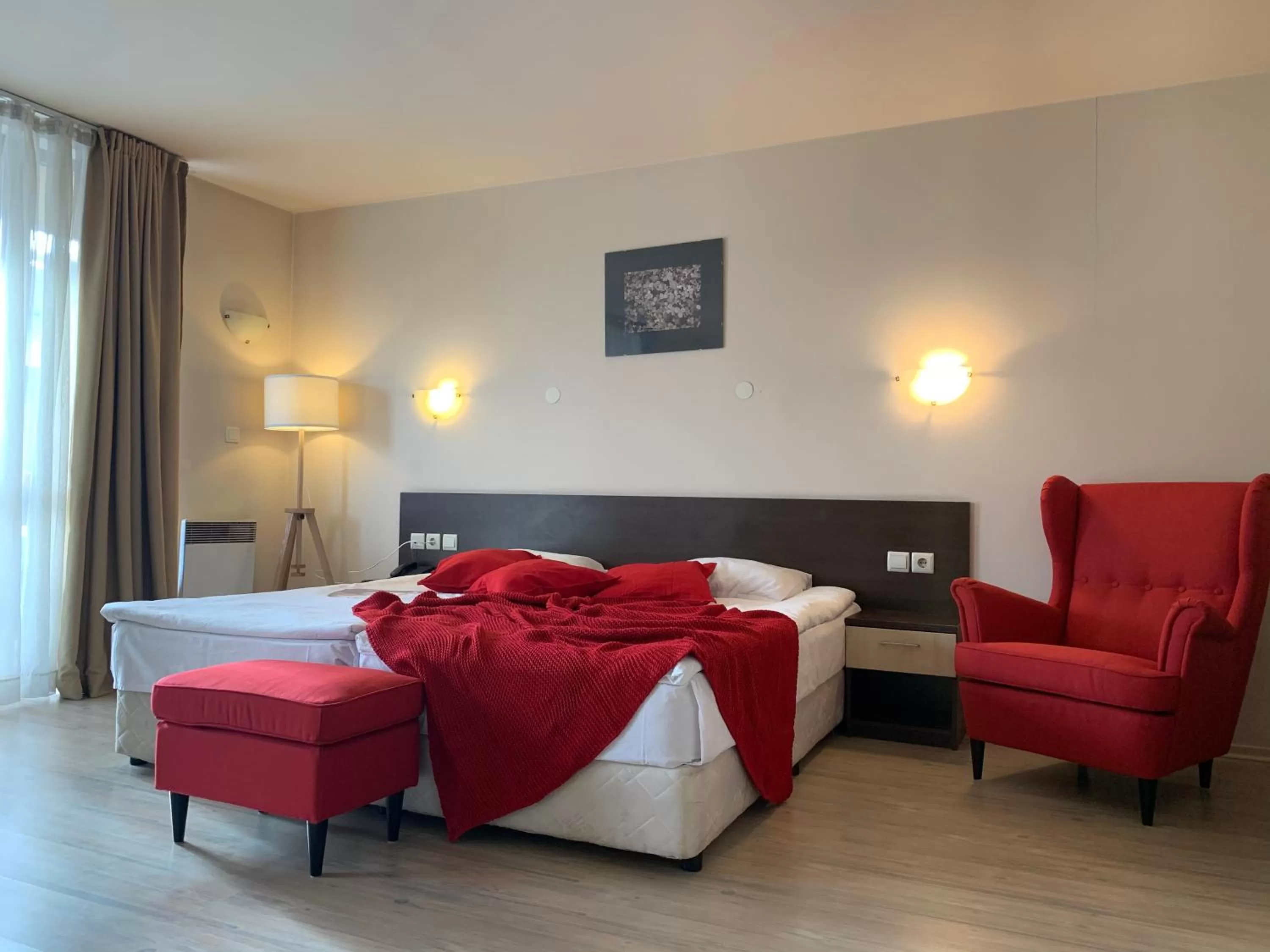 Bed, Seating Area in StayInn Banderitsa Apartments with kitchen & BBQ