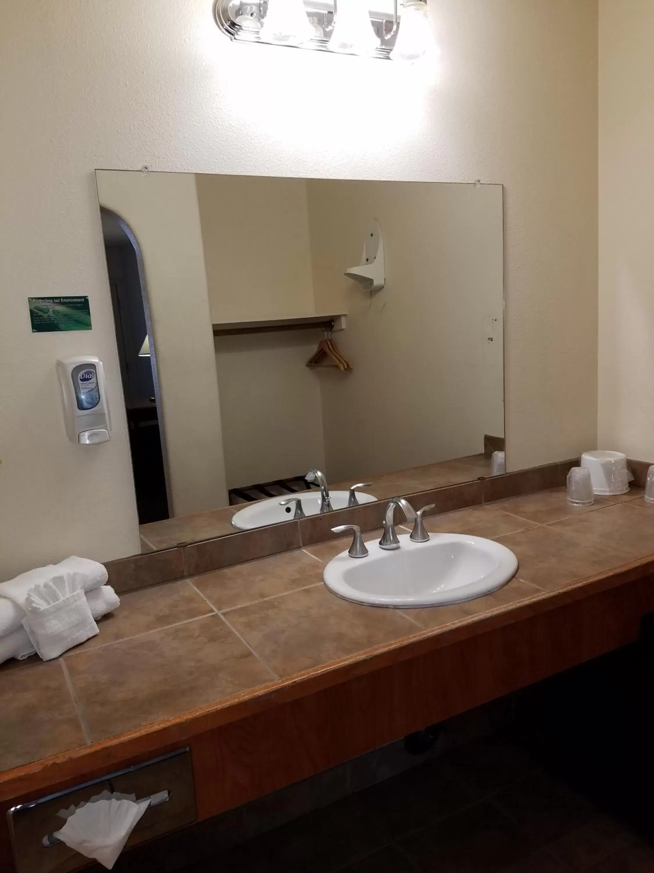 Toilet, Bathroom in Premier Inns Tolleson