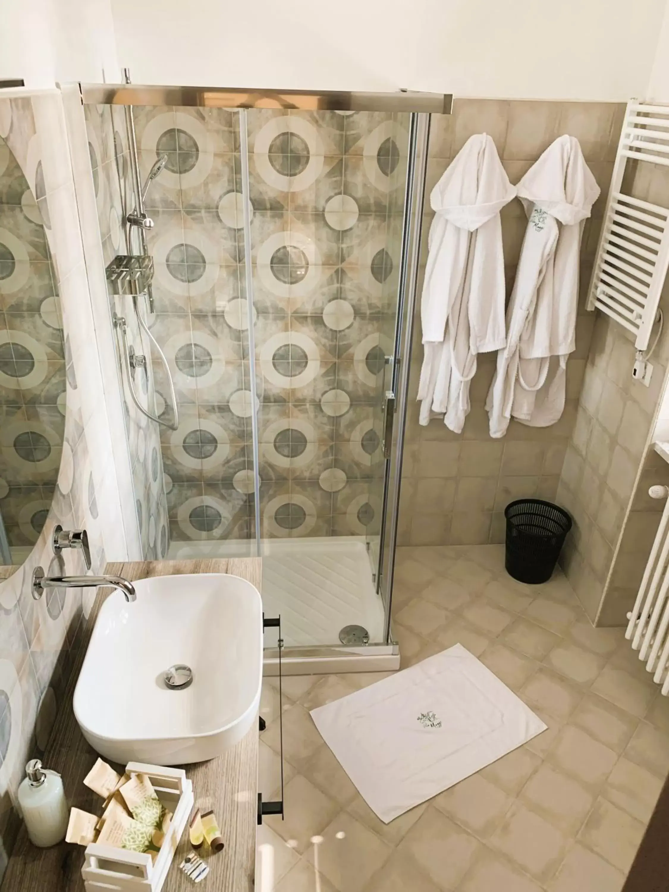 Shower, Bathroom in B&B Villa Maggi