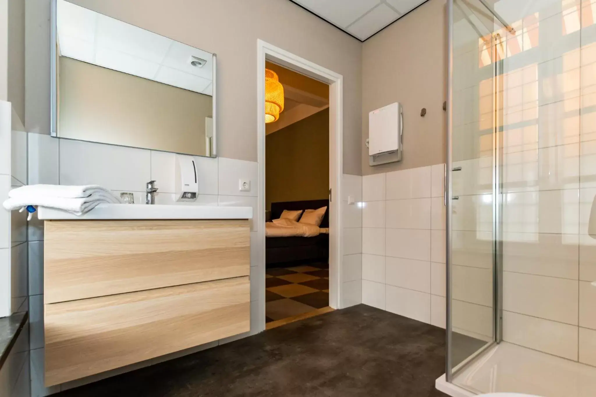 Bathroom in De Pastorie Bed & Breakfast