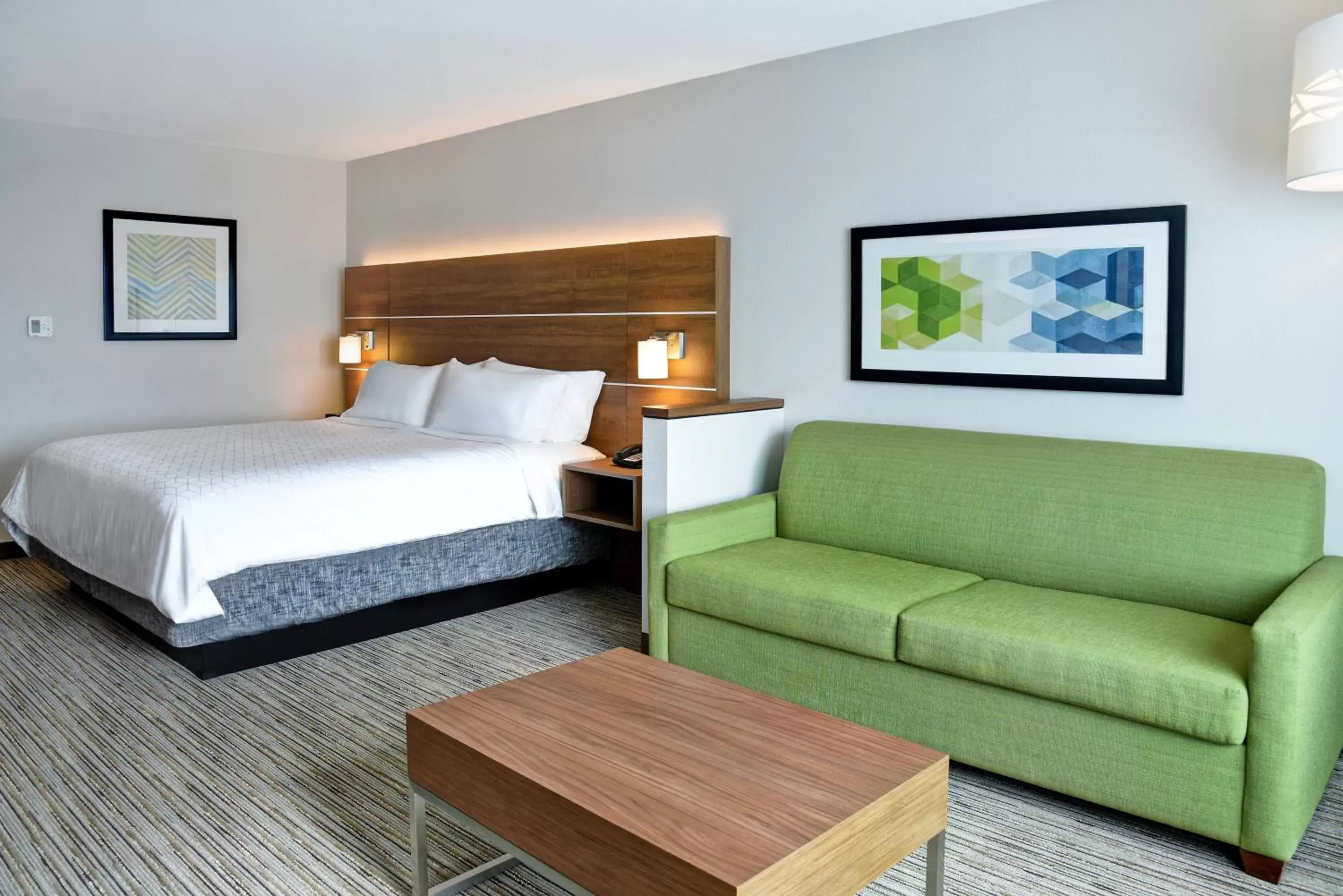 Photo of the whole room, Bed in Holiday Inn Express & Suites - Ottawa by IHG Photo of the whole room, Bed in Holiday Inn Express & Suites - Ottawa by IHG