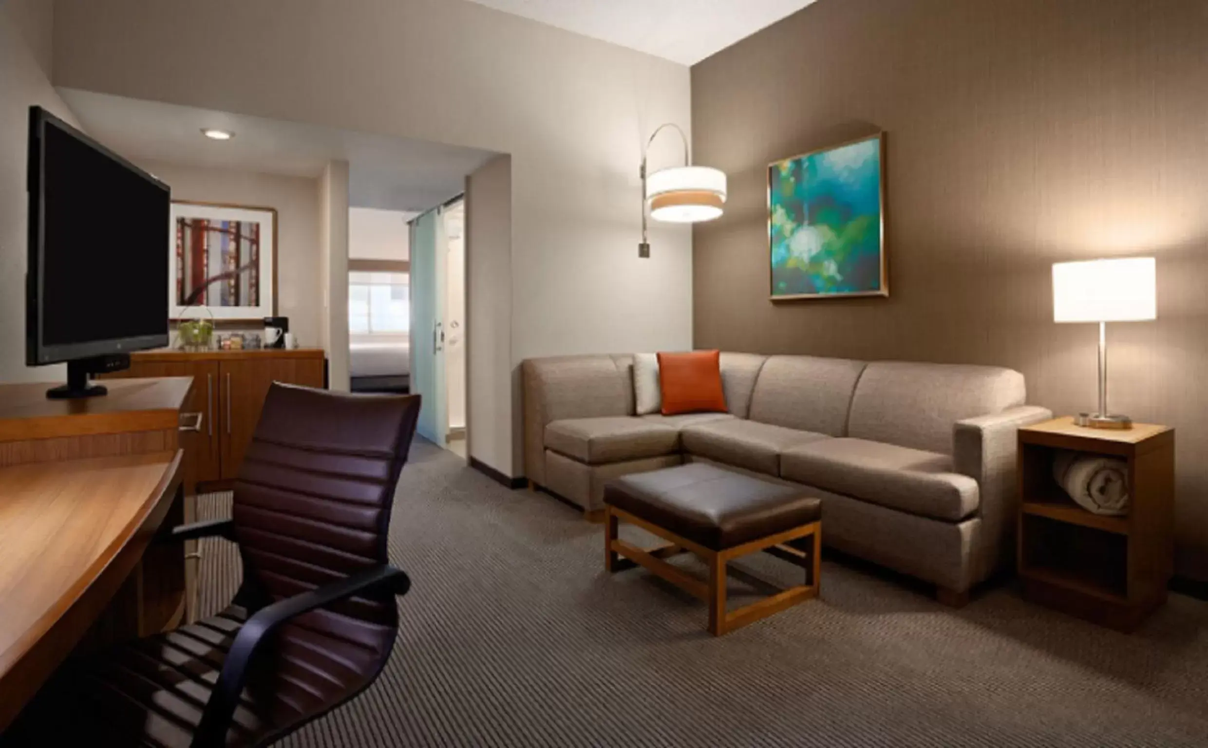 Bed, Seating Area in Hyatt Place Minneapolis/Downtown