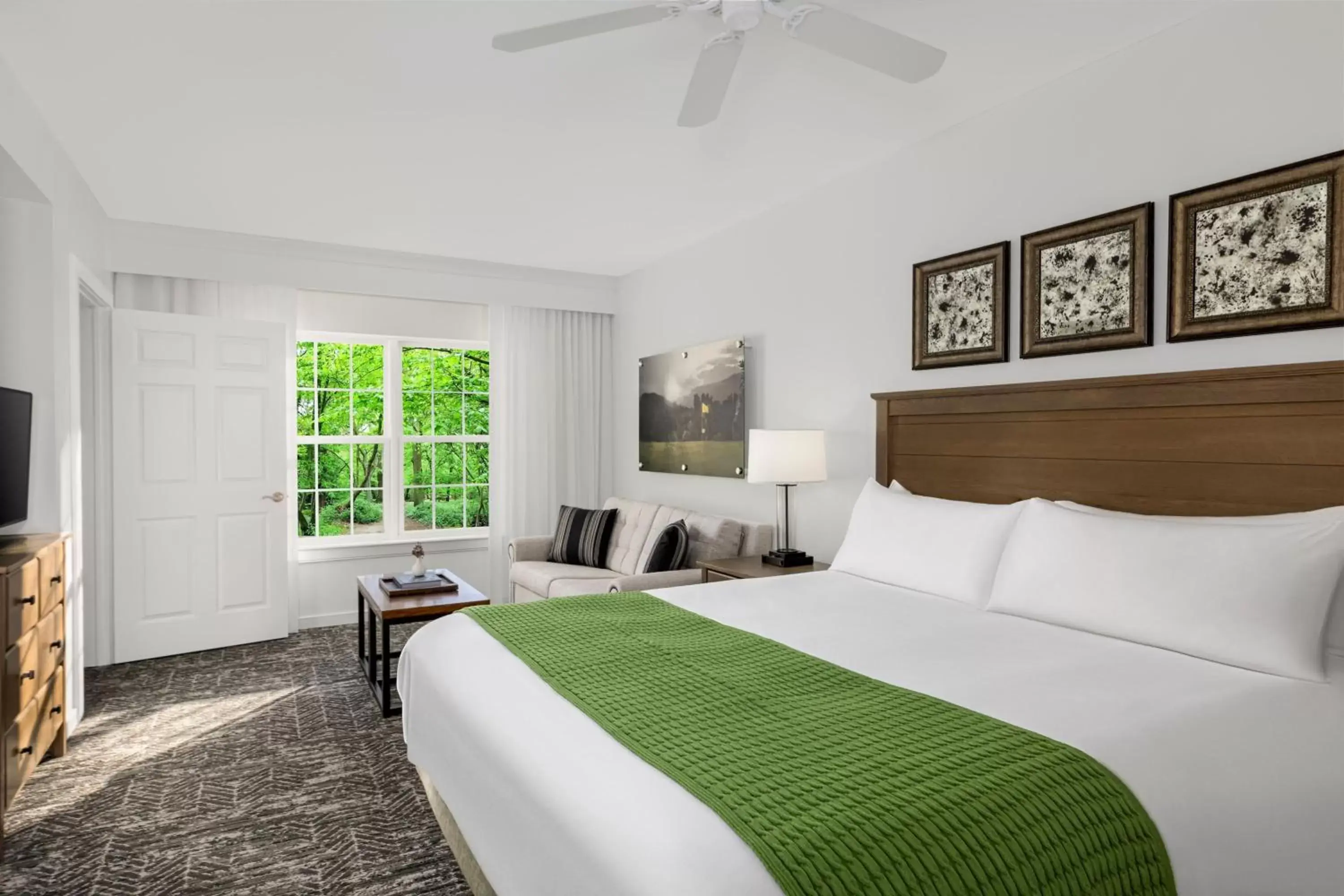 Bedroom, Bed in Marriott's Fairway Villas