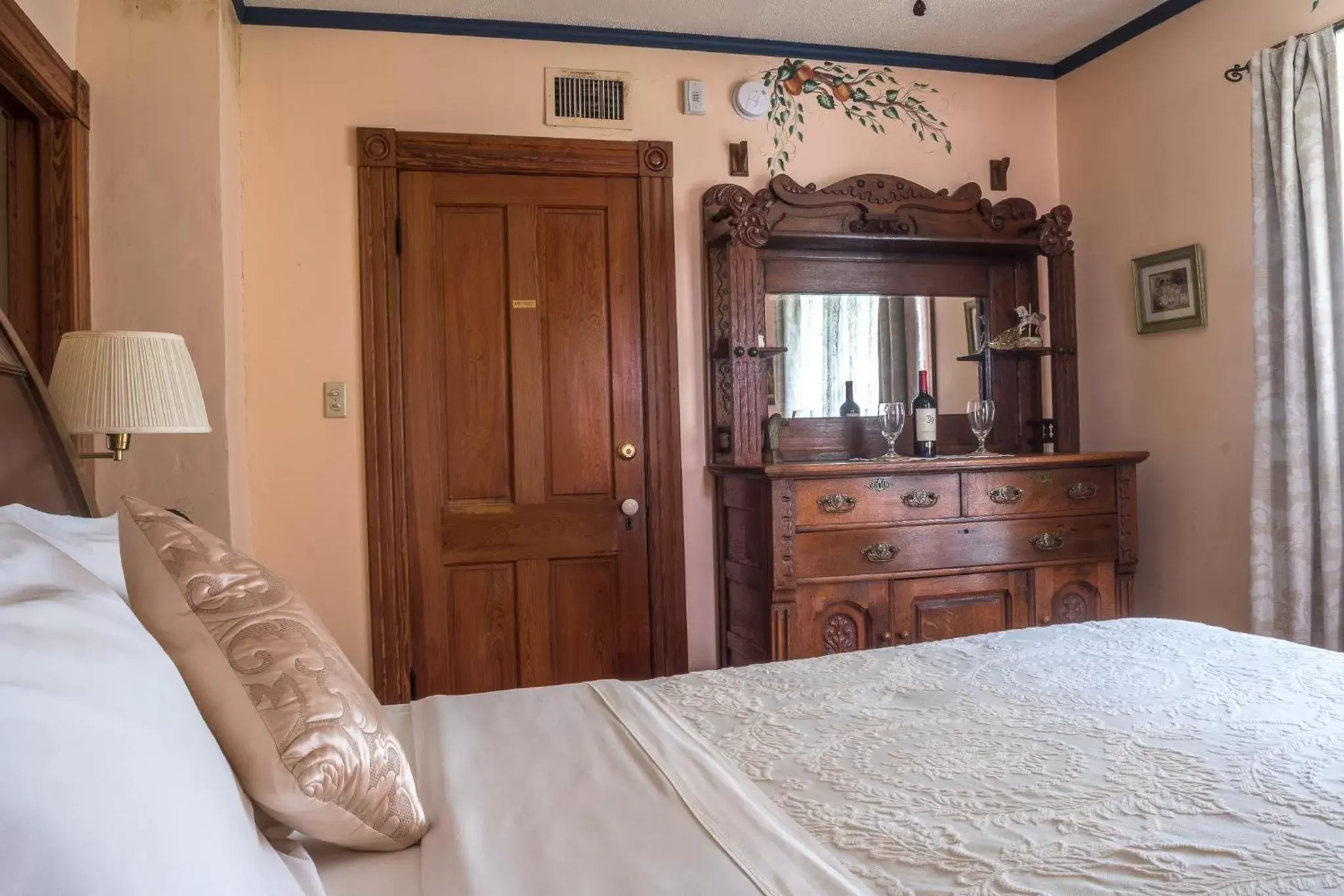 Bed in The Ann Stevens House