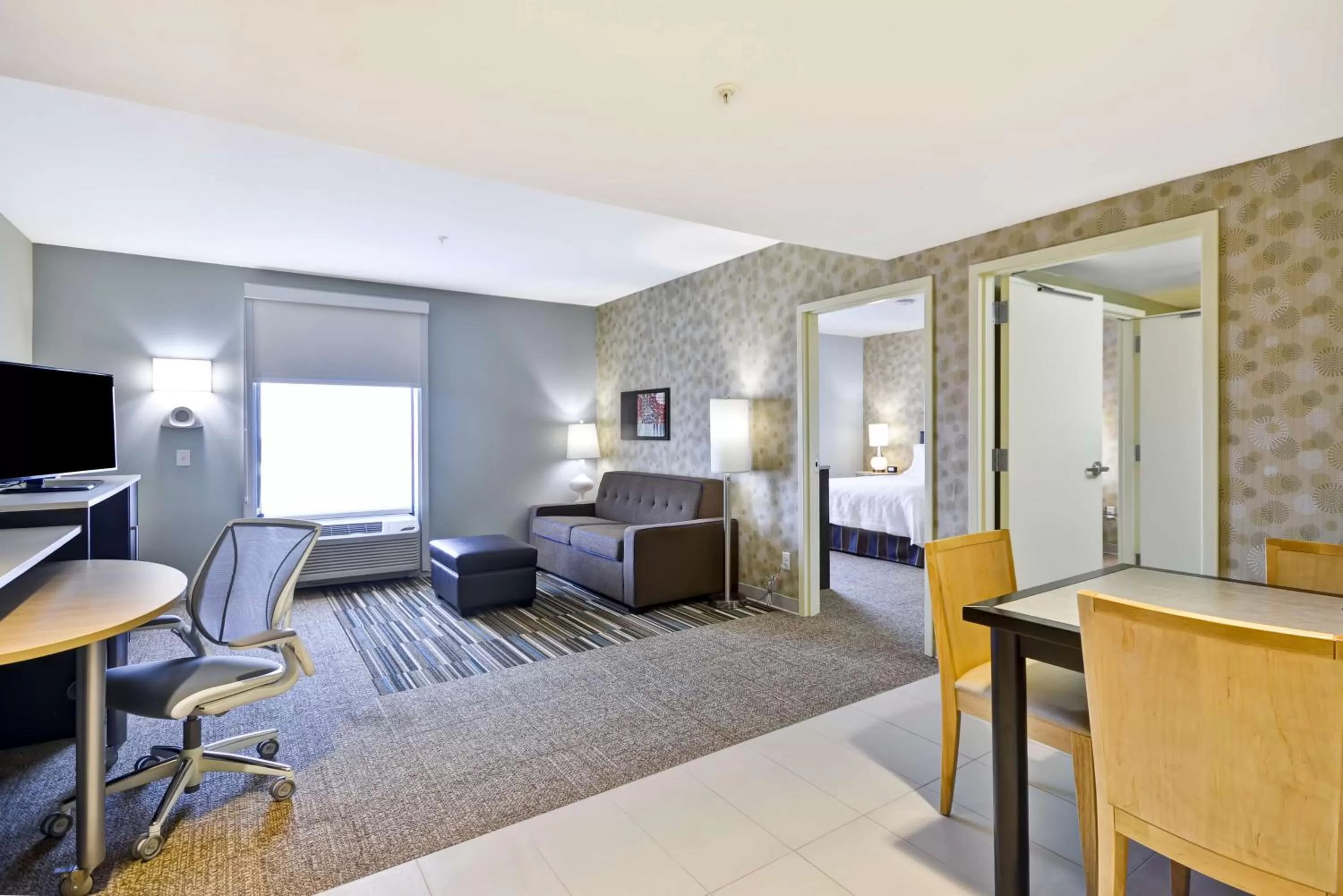 Bedroom, Bed in Home2 Suites By Hilton Oswego