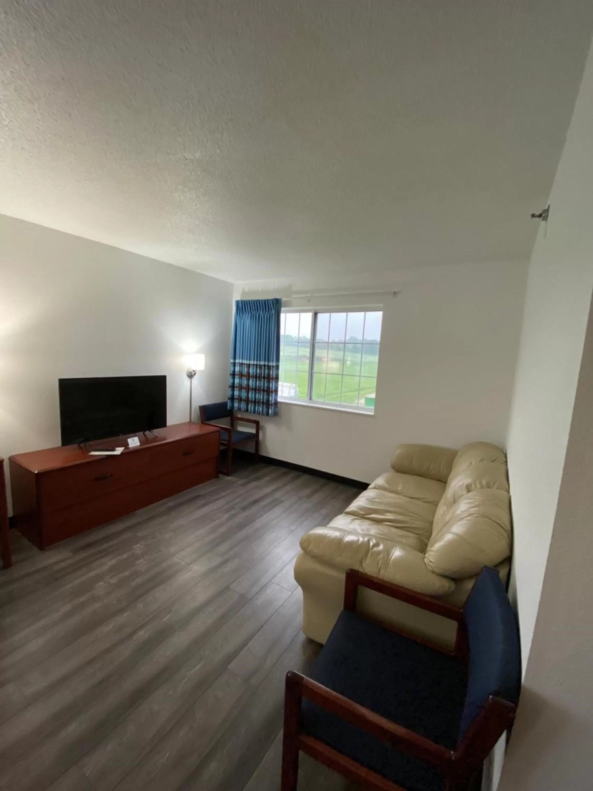 Living room in Super 8 by Wyndham Ida Grove