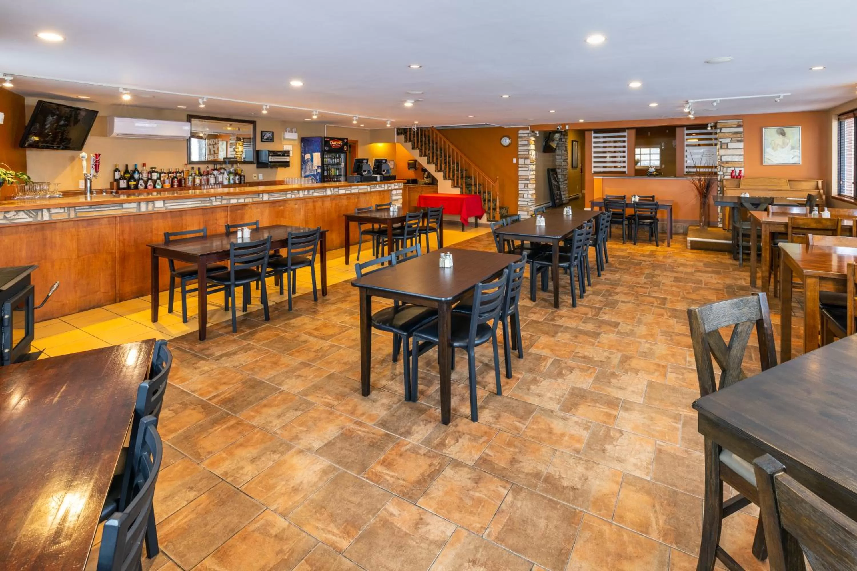 Restaurant/places to eat in Econo Lodge Miramichi