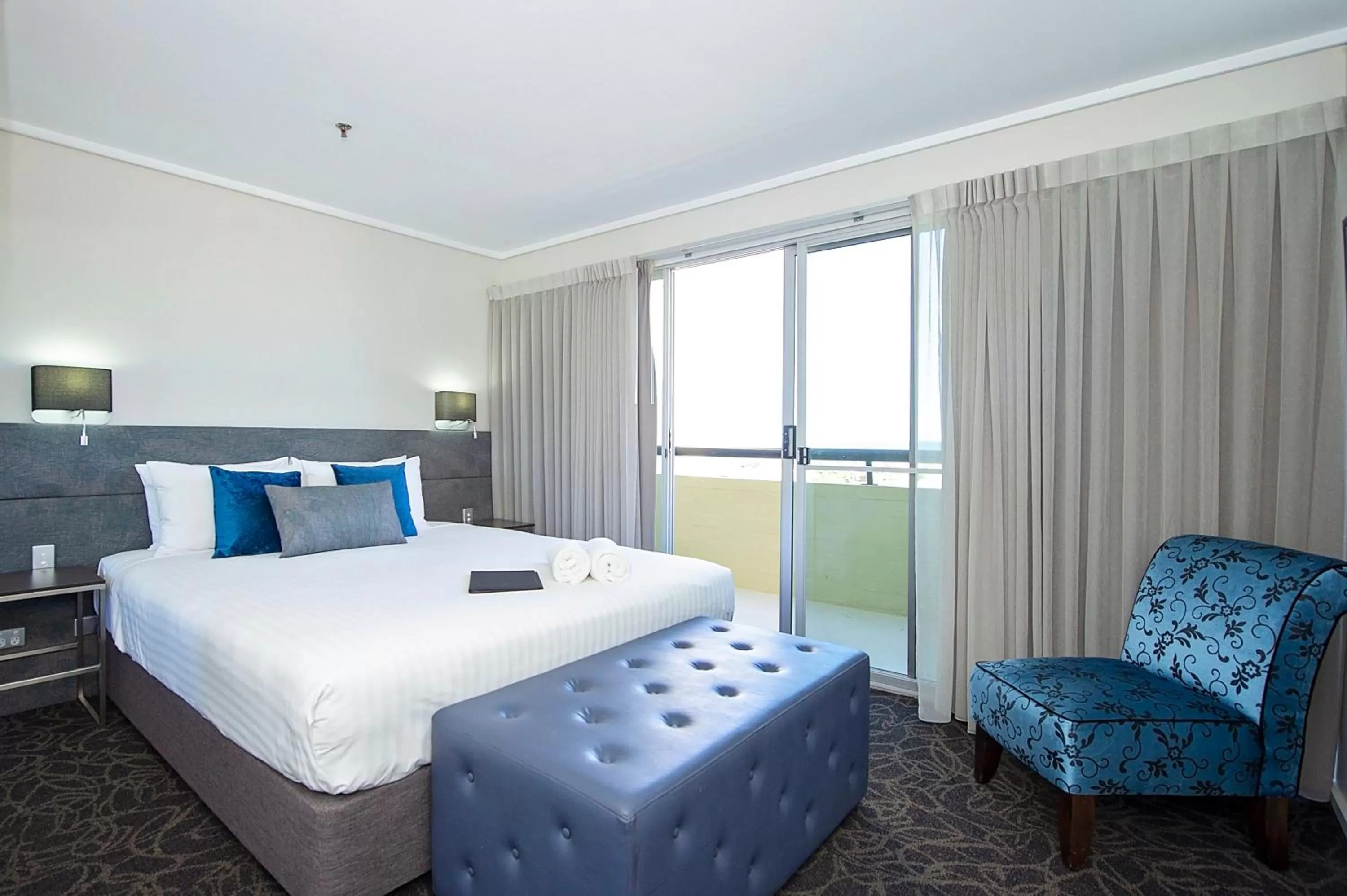 Beach, Bed in The Lord Forrest Hotel