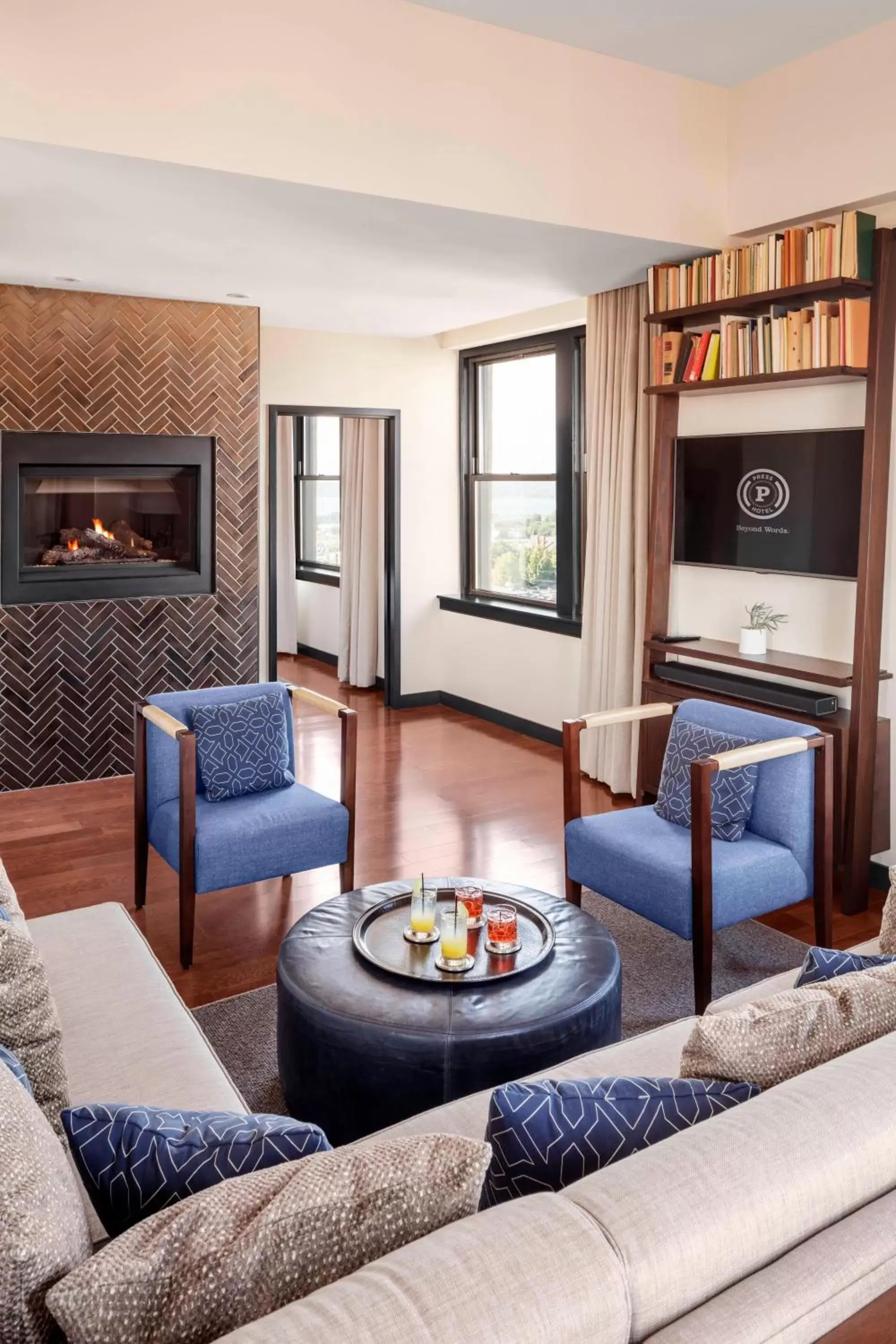 Living room, Seating Area in The Press Hotel, Autograph Collection