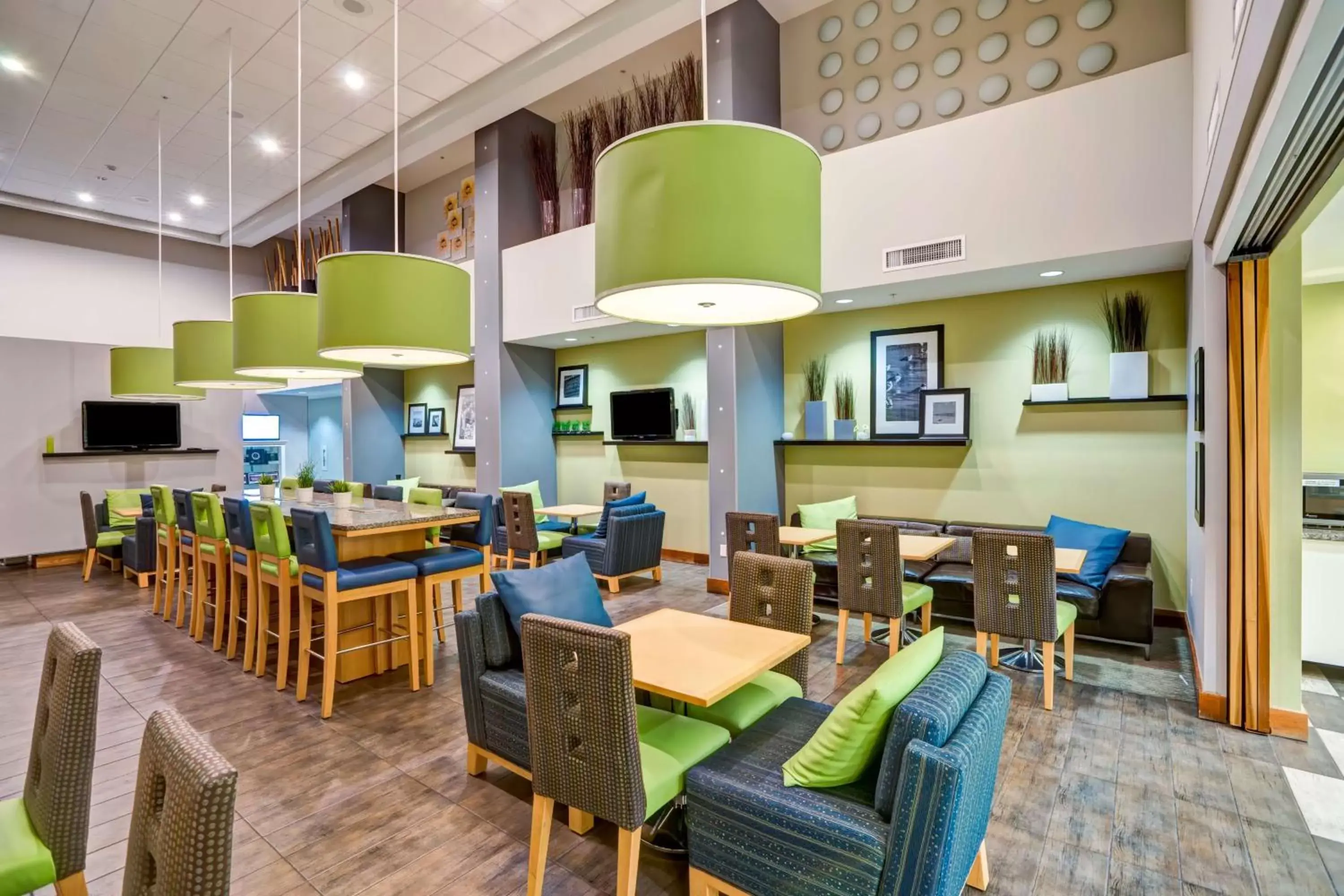 Breakfast, Restaurant/Places to Eat in Hampton Inn & Suites Sarasota / Bradenton - Airport