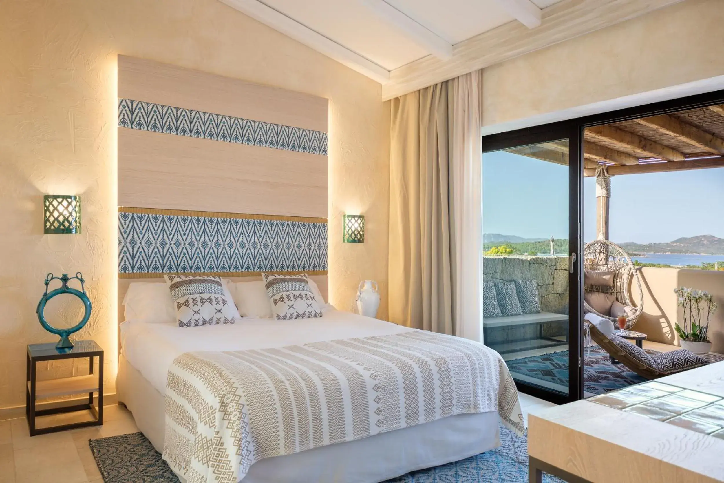 Sea view, Bed in Baglioni Resort Sardinia - The Leading Hotels of the World