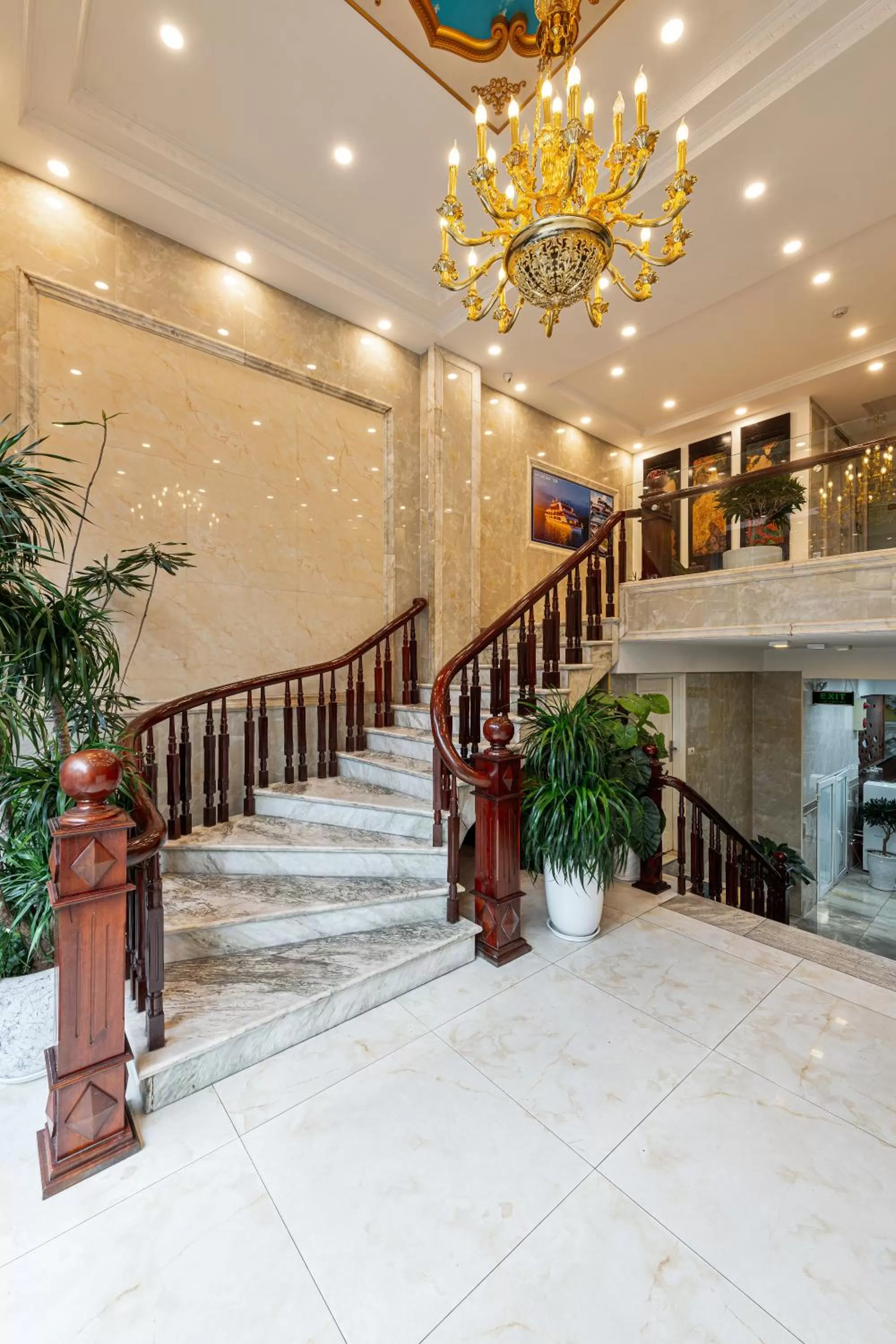 Lobby or reception in Golden Sun Hotel