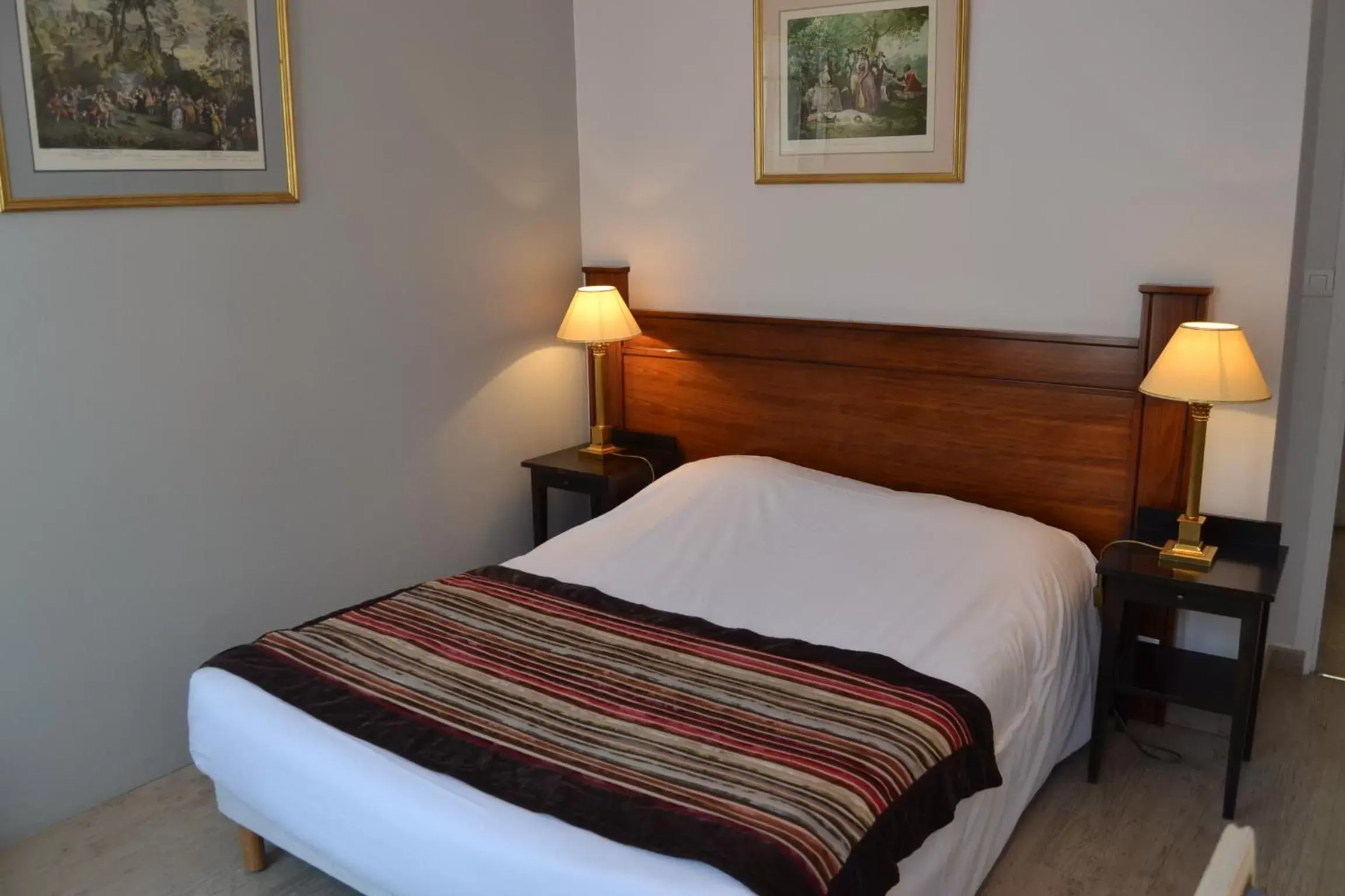 Bedroom, Bed in Brit Hotel Comtes De Champagne - Troyes Centre Historique