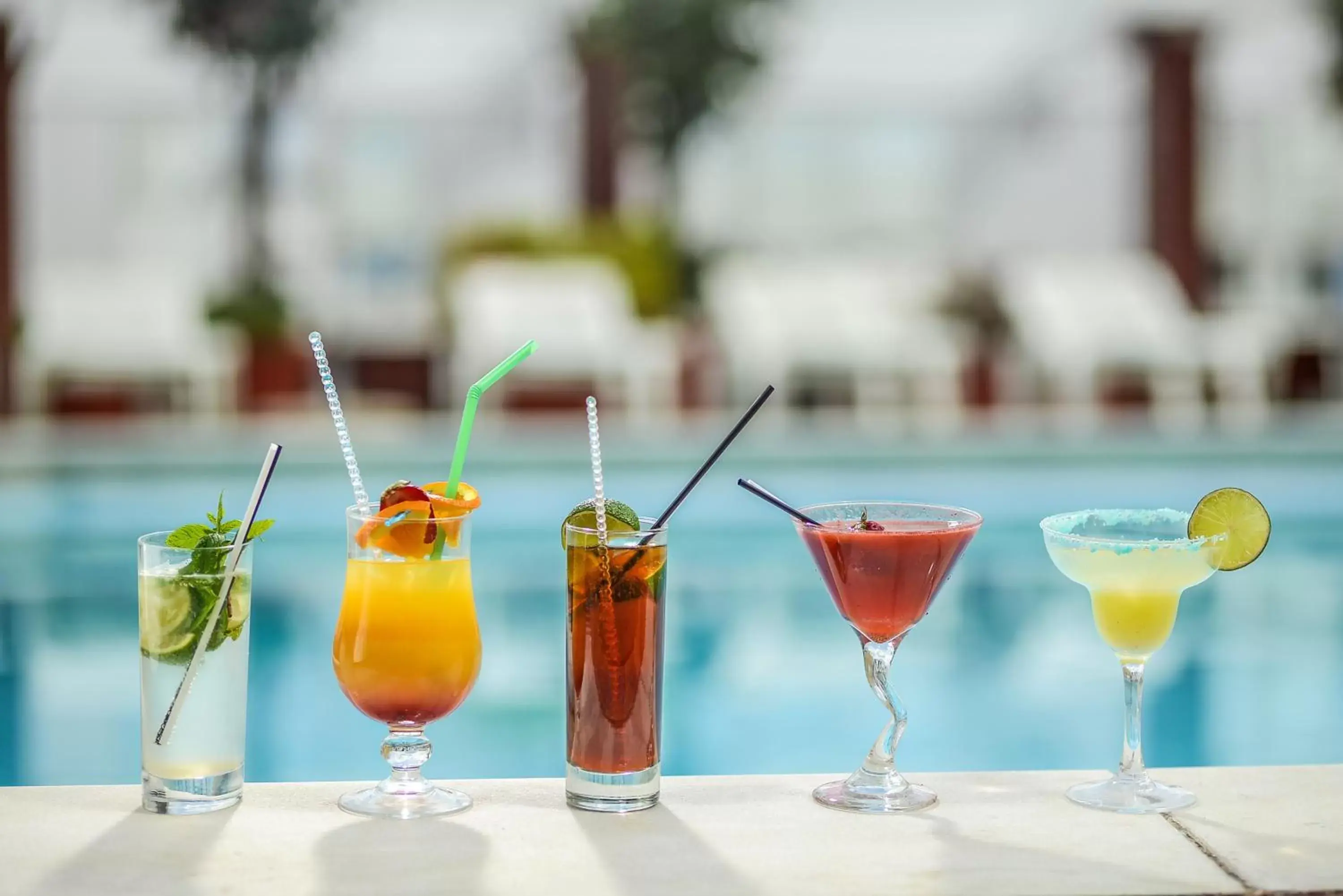 Swimming pool, Drinks in Capsis Hotel Thessaloniki