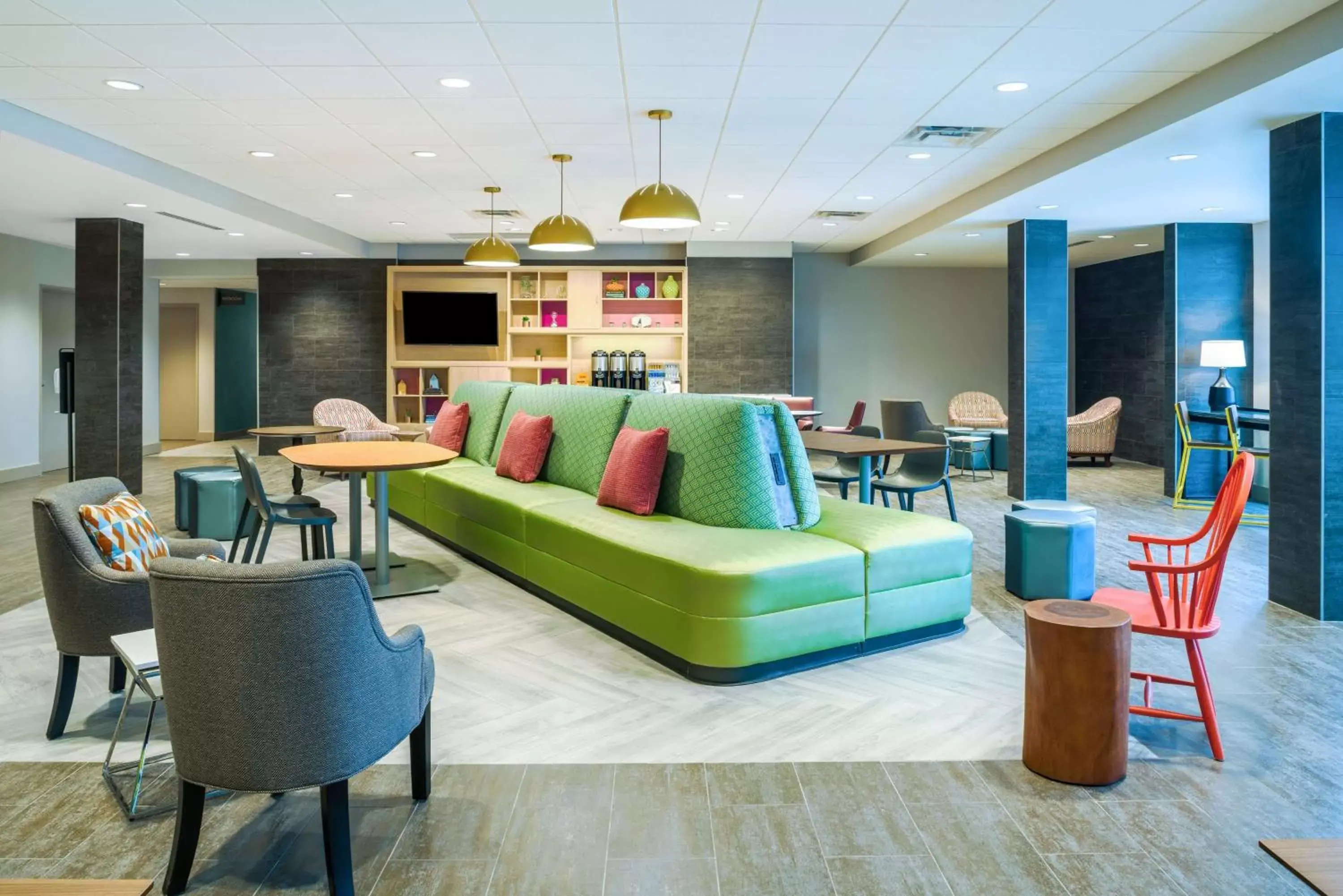 Breakfast, Lobby/Reception in Home2 Suites By Hilton Brunswick