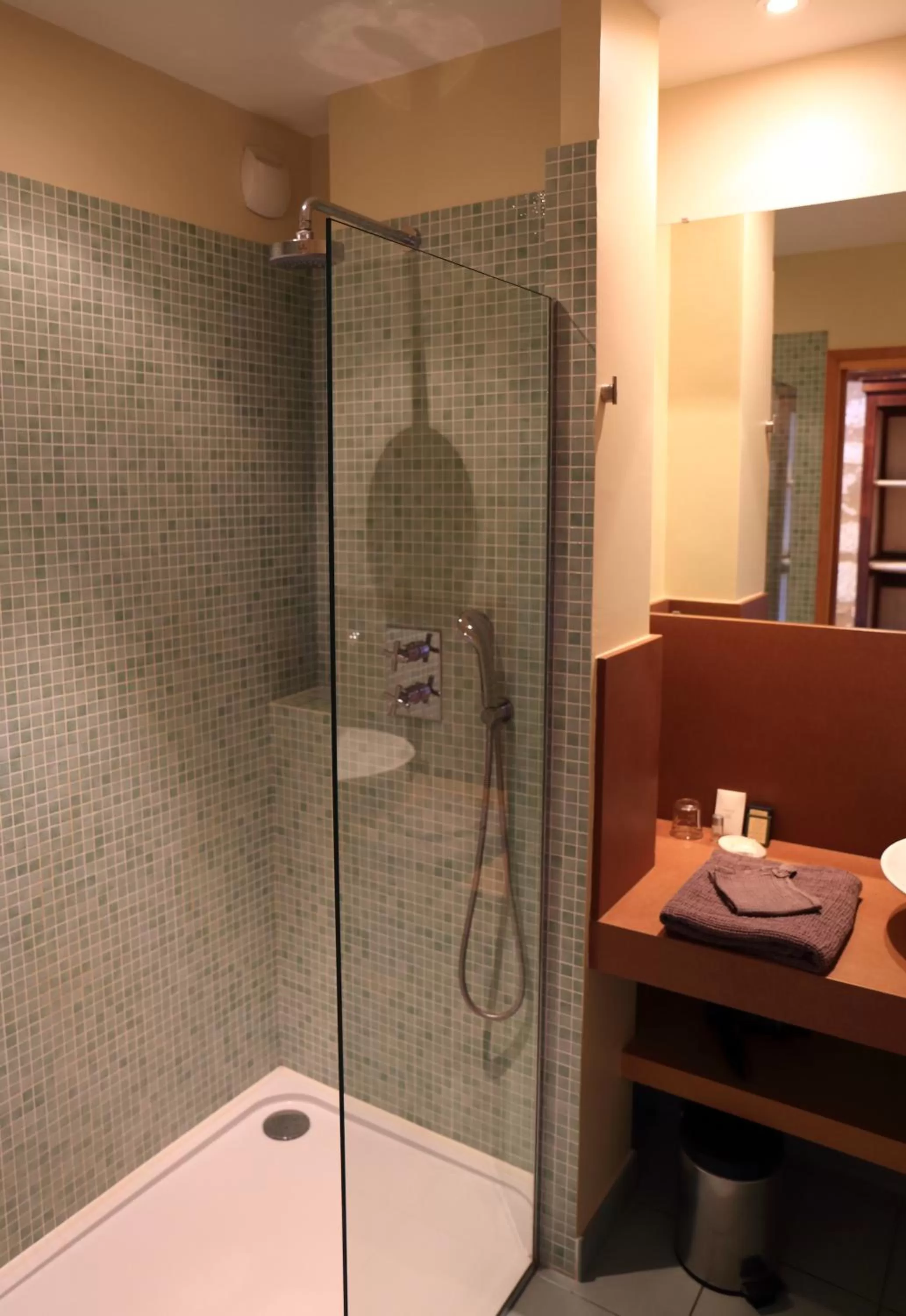 Shower in Le Jardin des Chouchoux