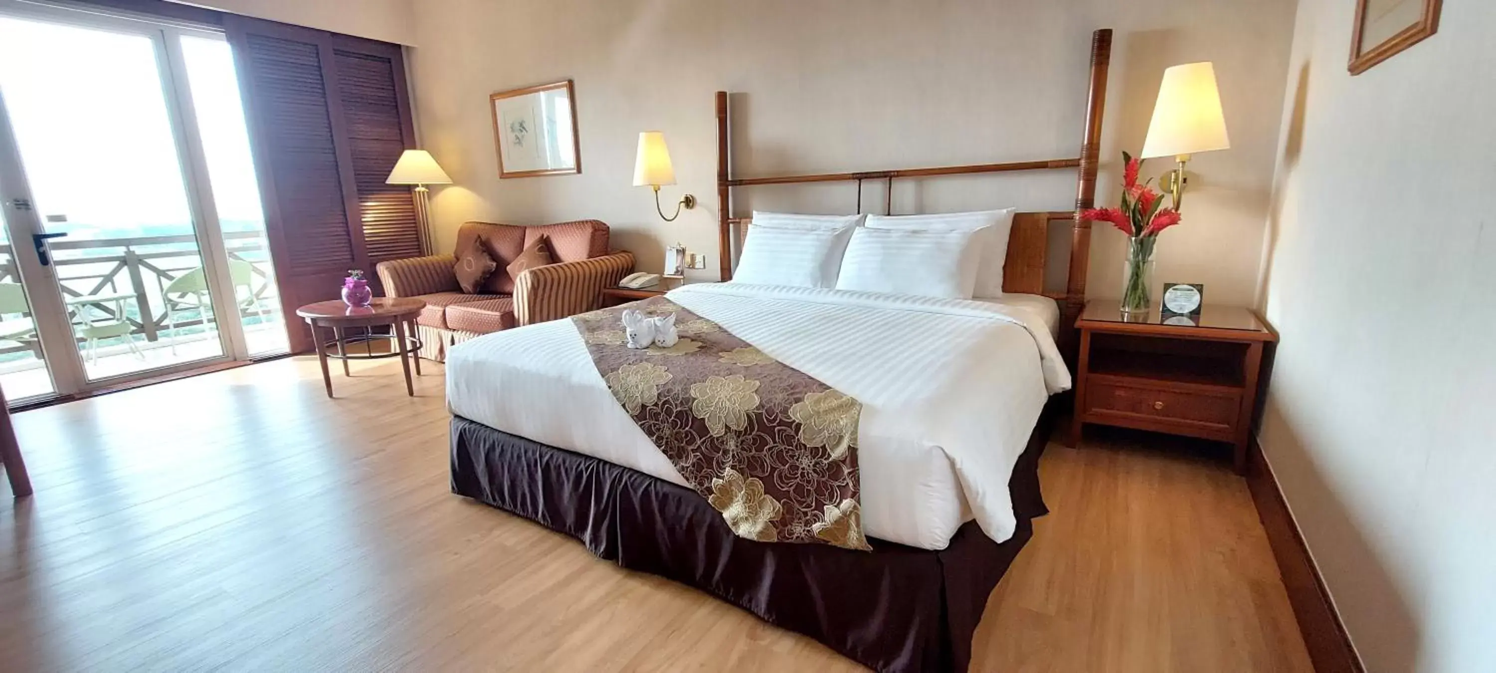 Bed in Bangi Resort Hotel