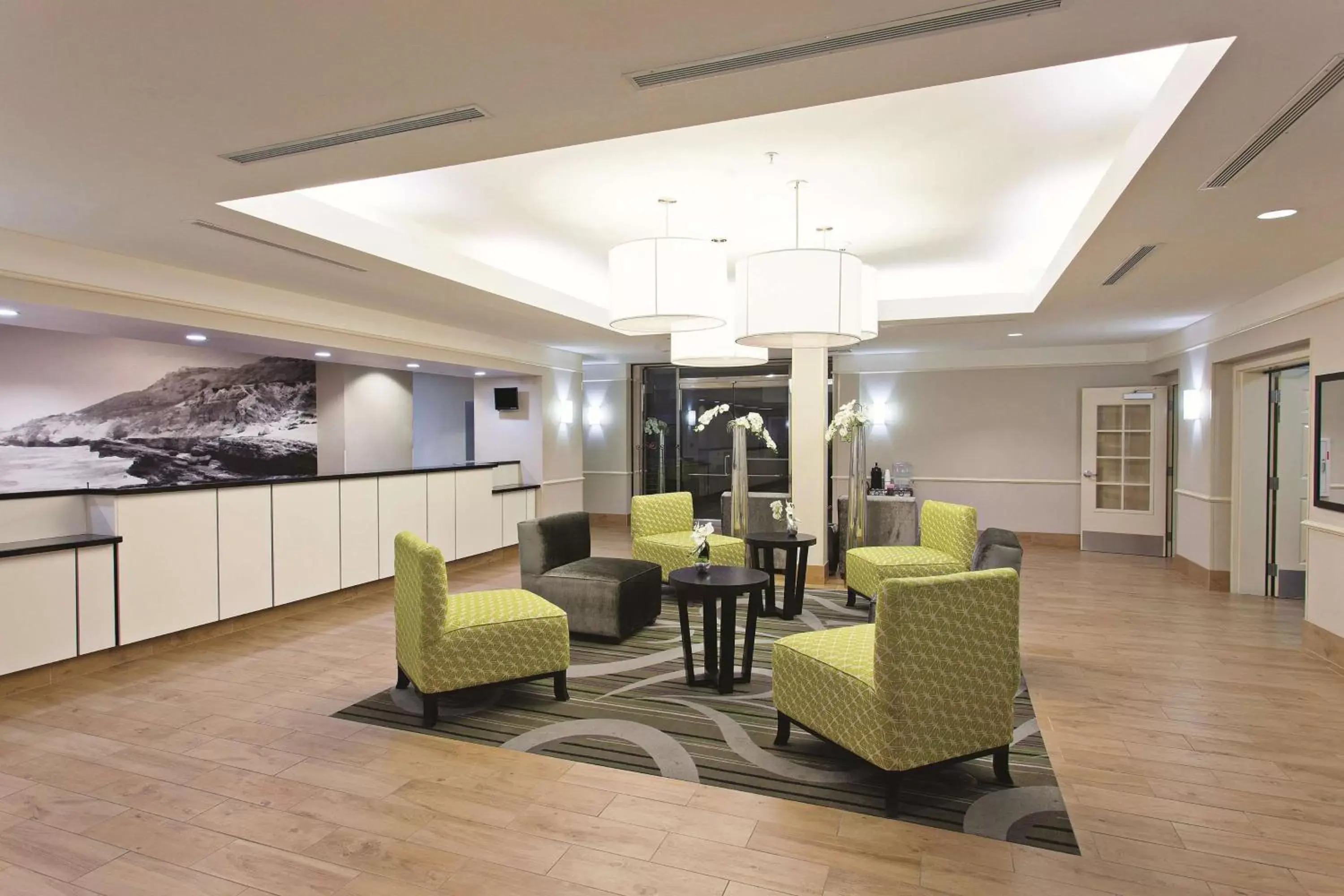 Lobby or reception, Lobby/Reception in La Quinta by Wyndham Santa Clarita - Valencia