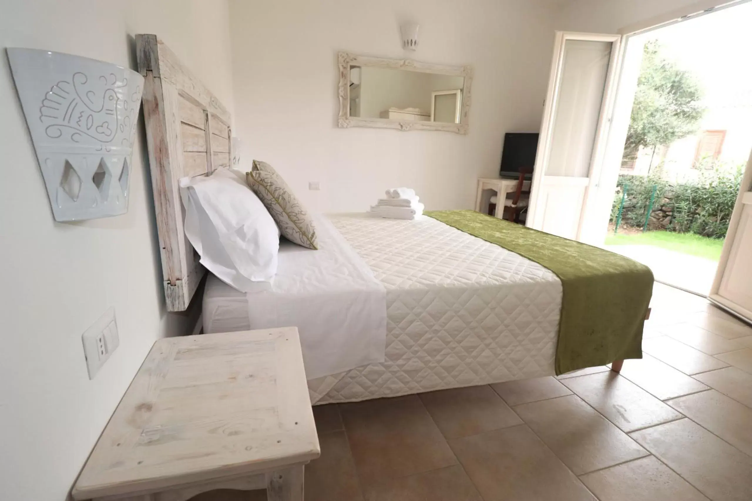 Double Room with Private Bathroom in B&B Limone Double Room with Private Bathroom in B&B Limone