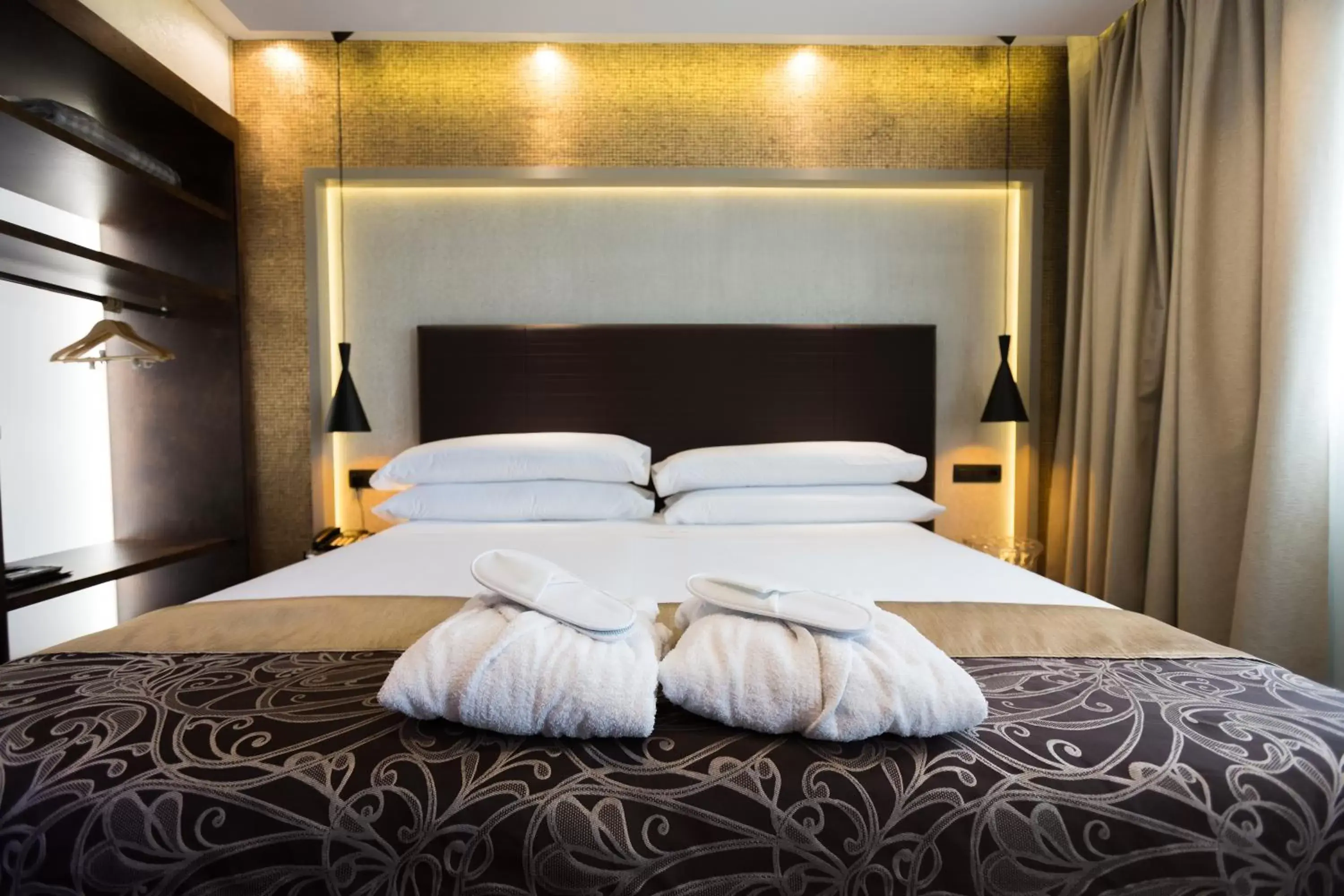 Bedroom, Bed in Felix Hotel