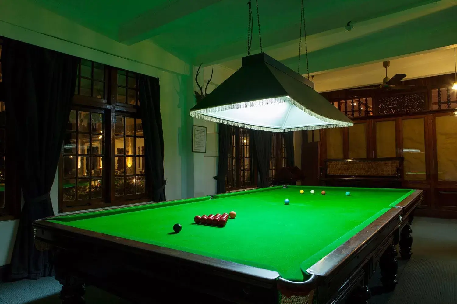 Area and facilities, Billiards in Hotel Suisse