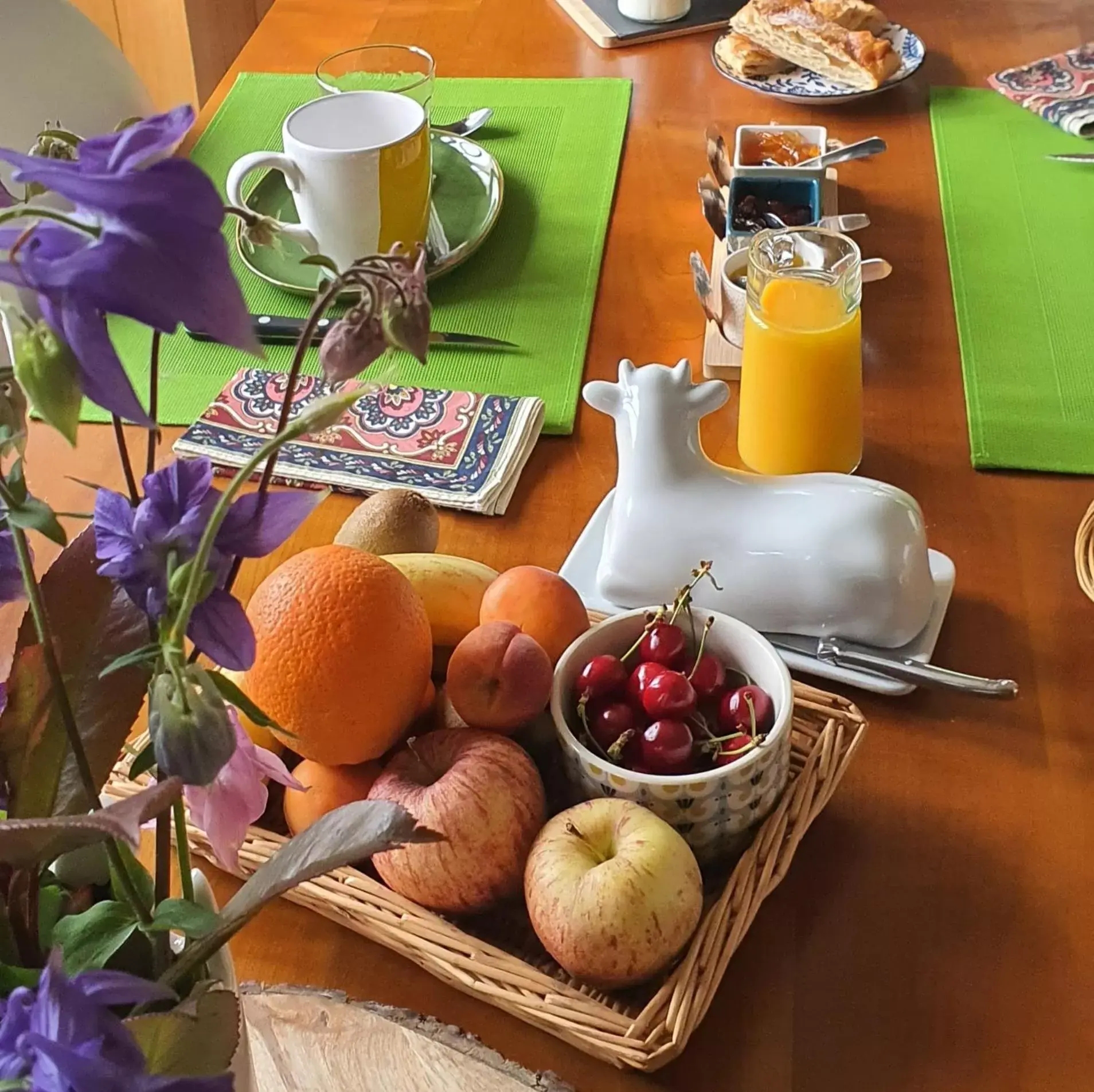 Breakfast in A l'Ecole Buissonnière